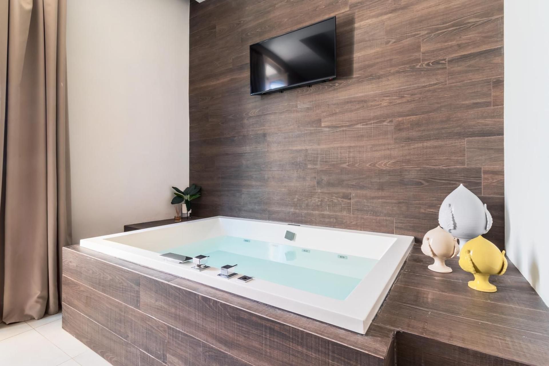 Double Room with Spa Bath