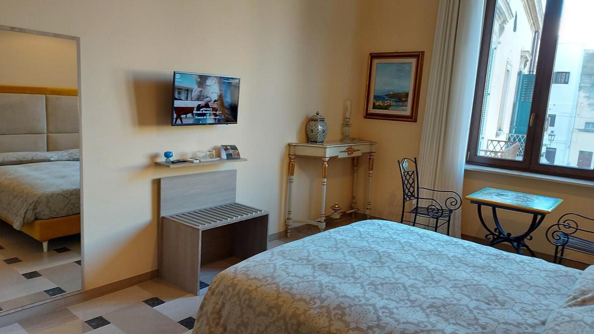 Deluxe Queen Room