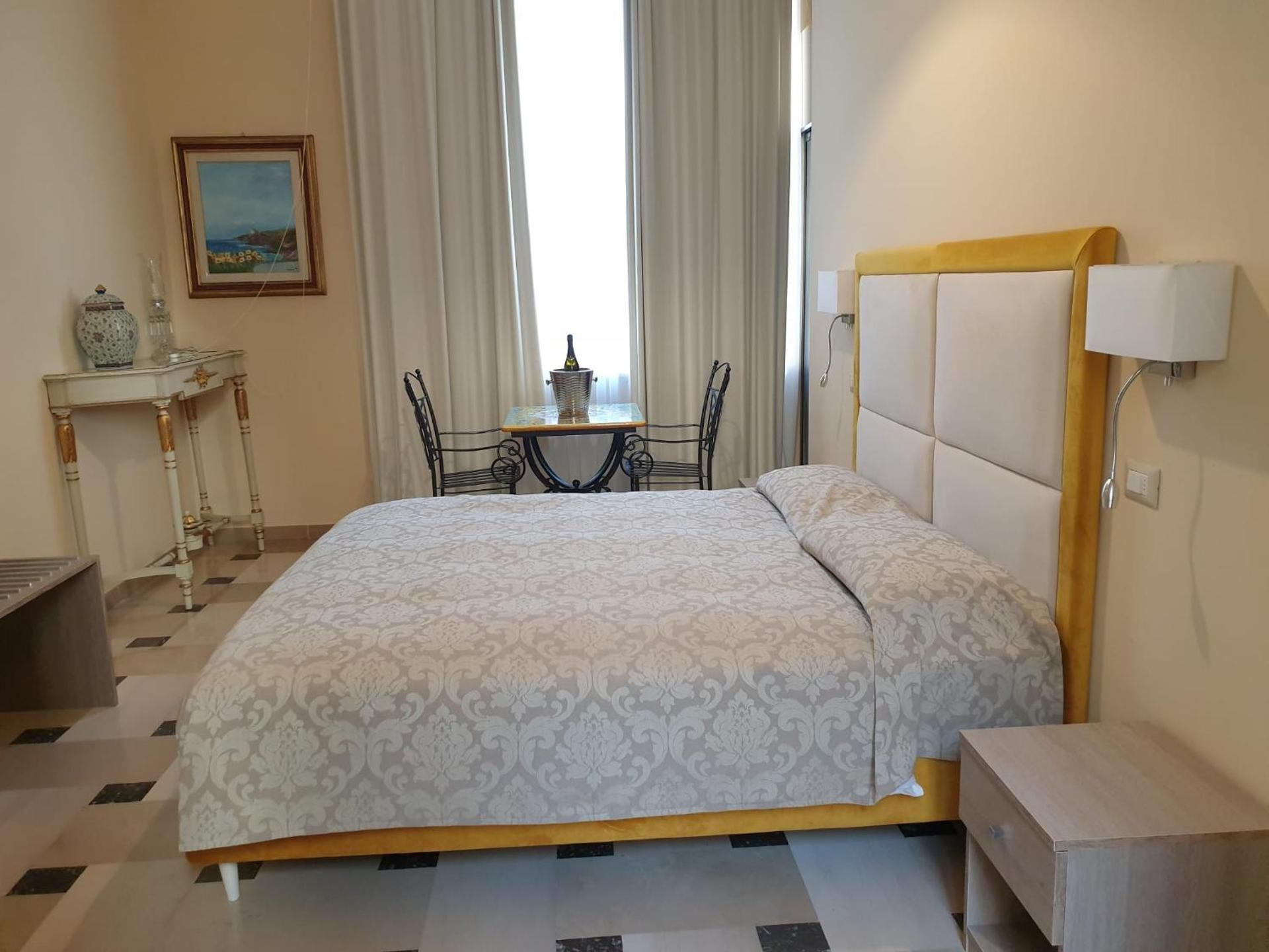 Deluxe Queen Room