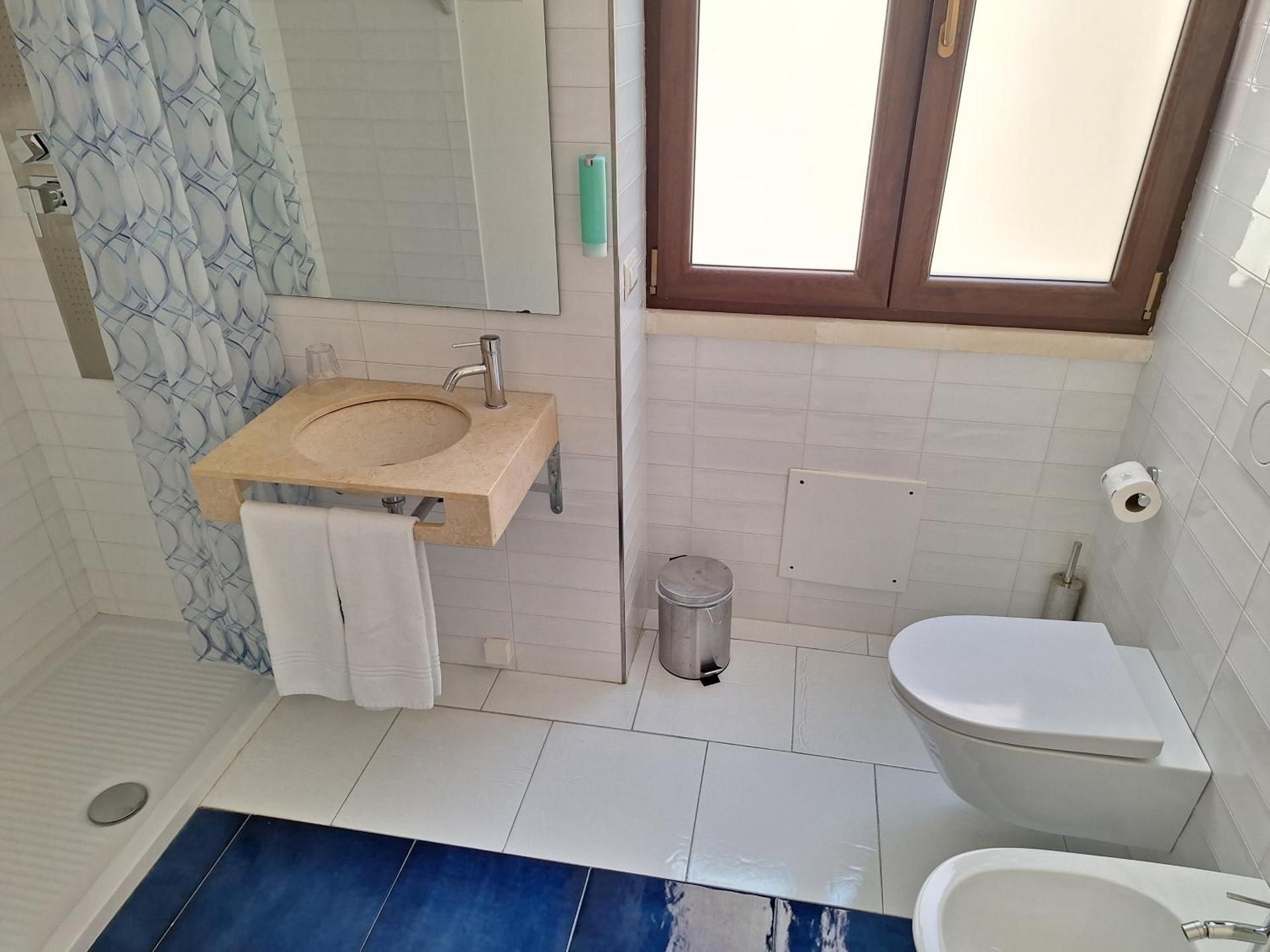 Studio Apartment with One Double Bed