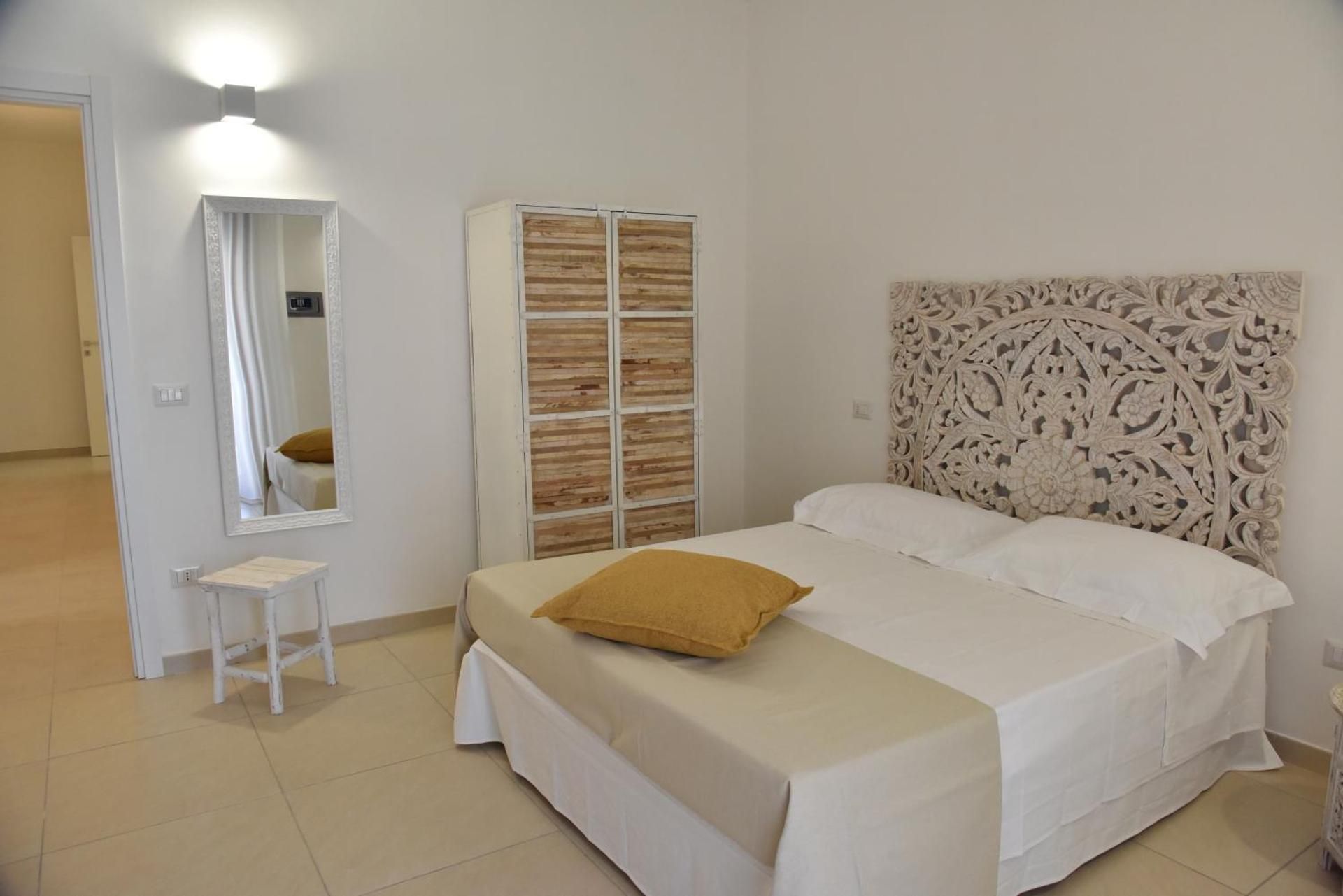 One-Bedroom Apartment with Balcony