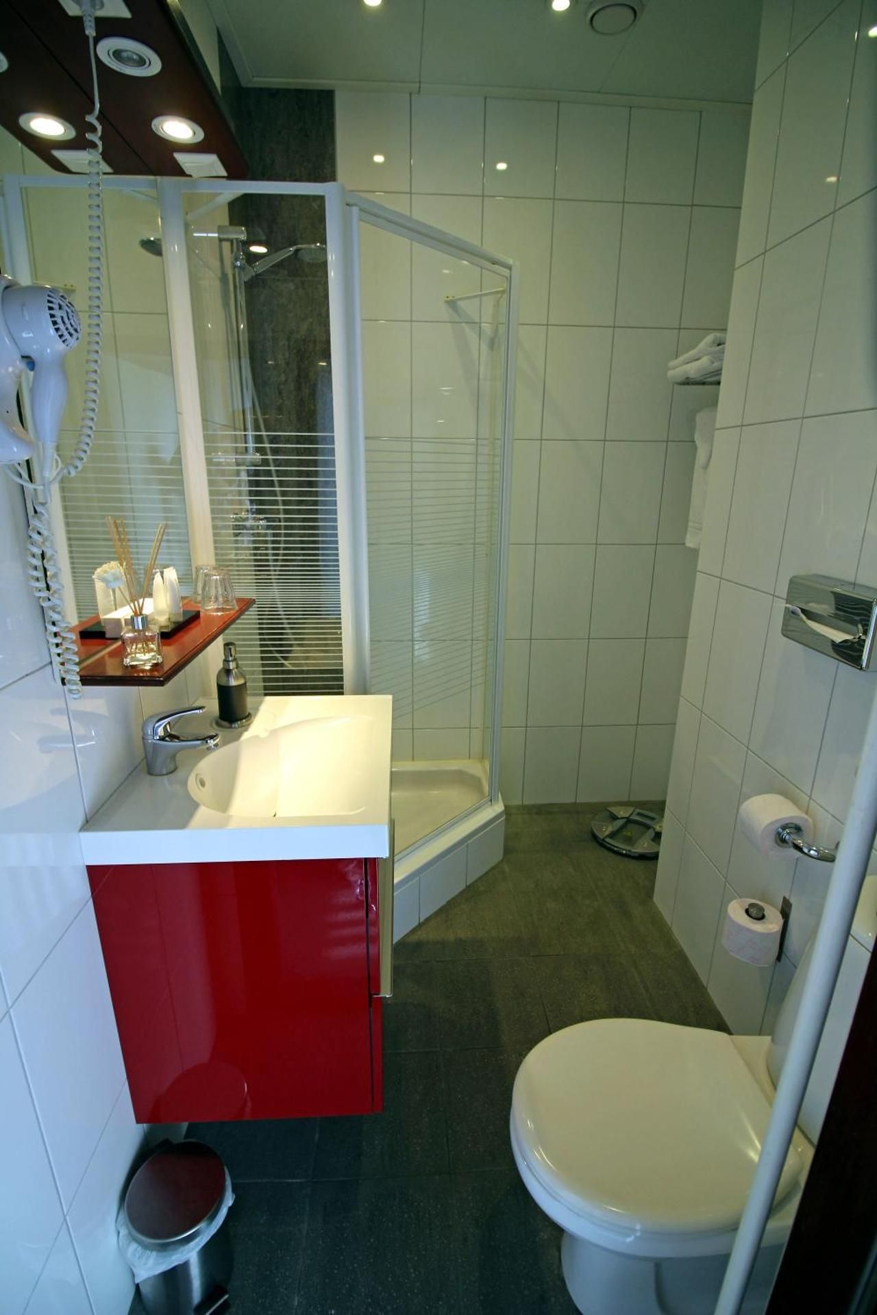 Apollo Hotel Twin Room 3