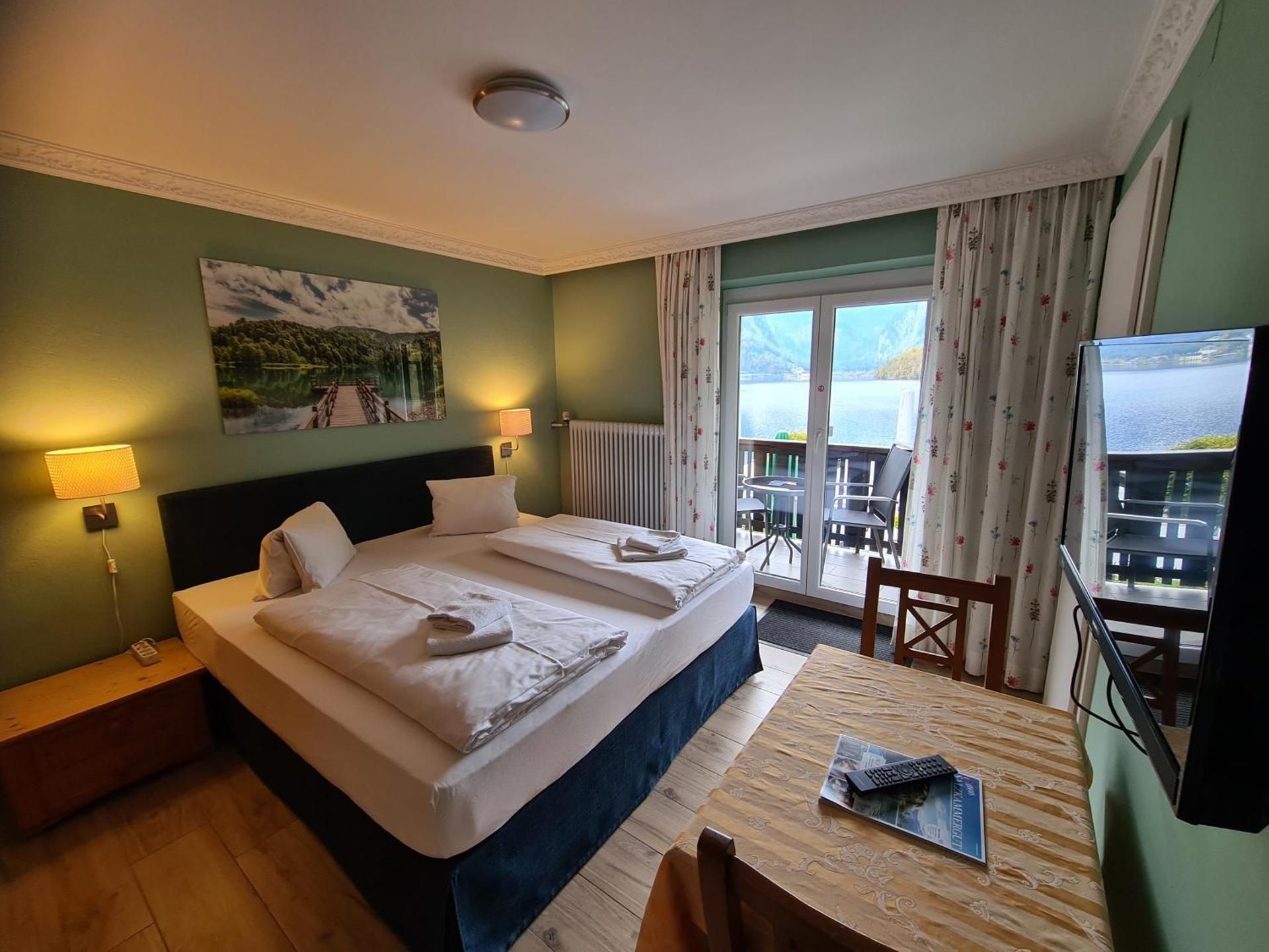 Small Double Room with Lake view and Balcony