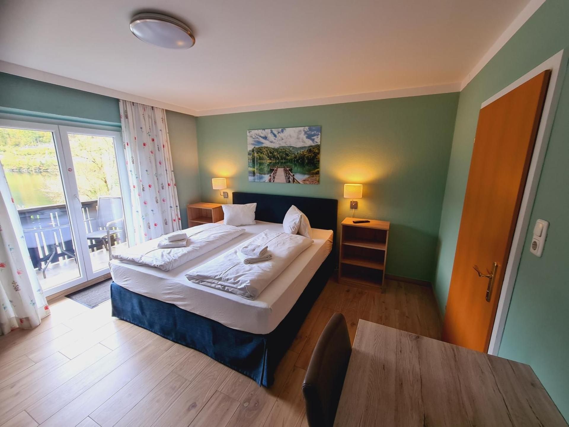 Small Double Room with Lake view and Balcony