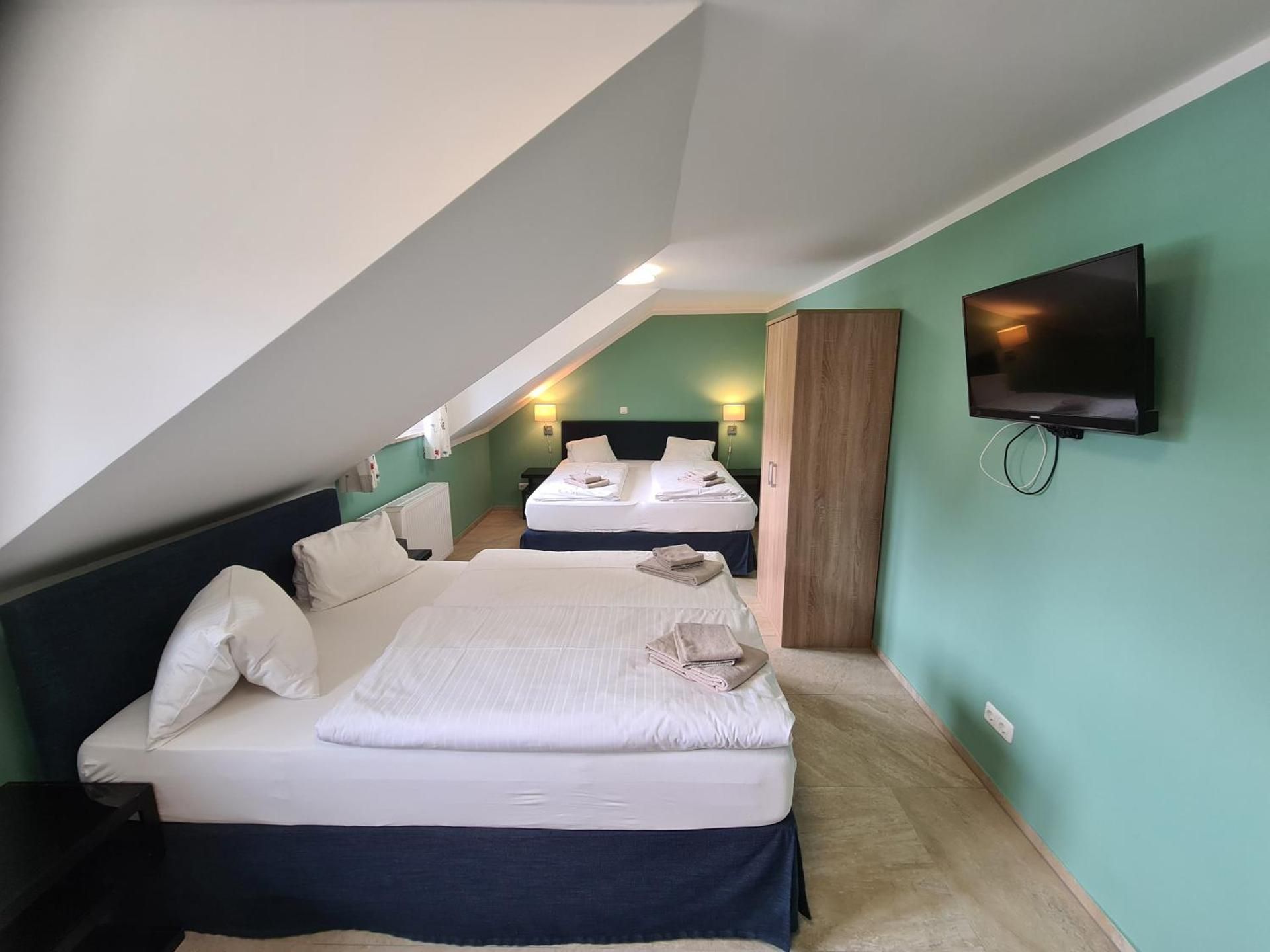 Quadruple Room with Lake View