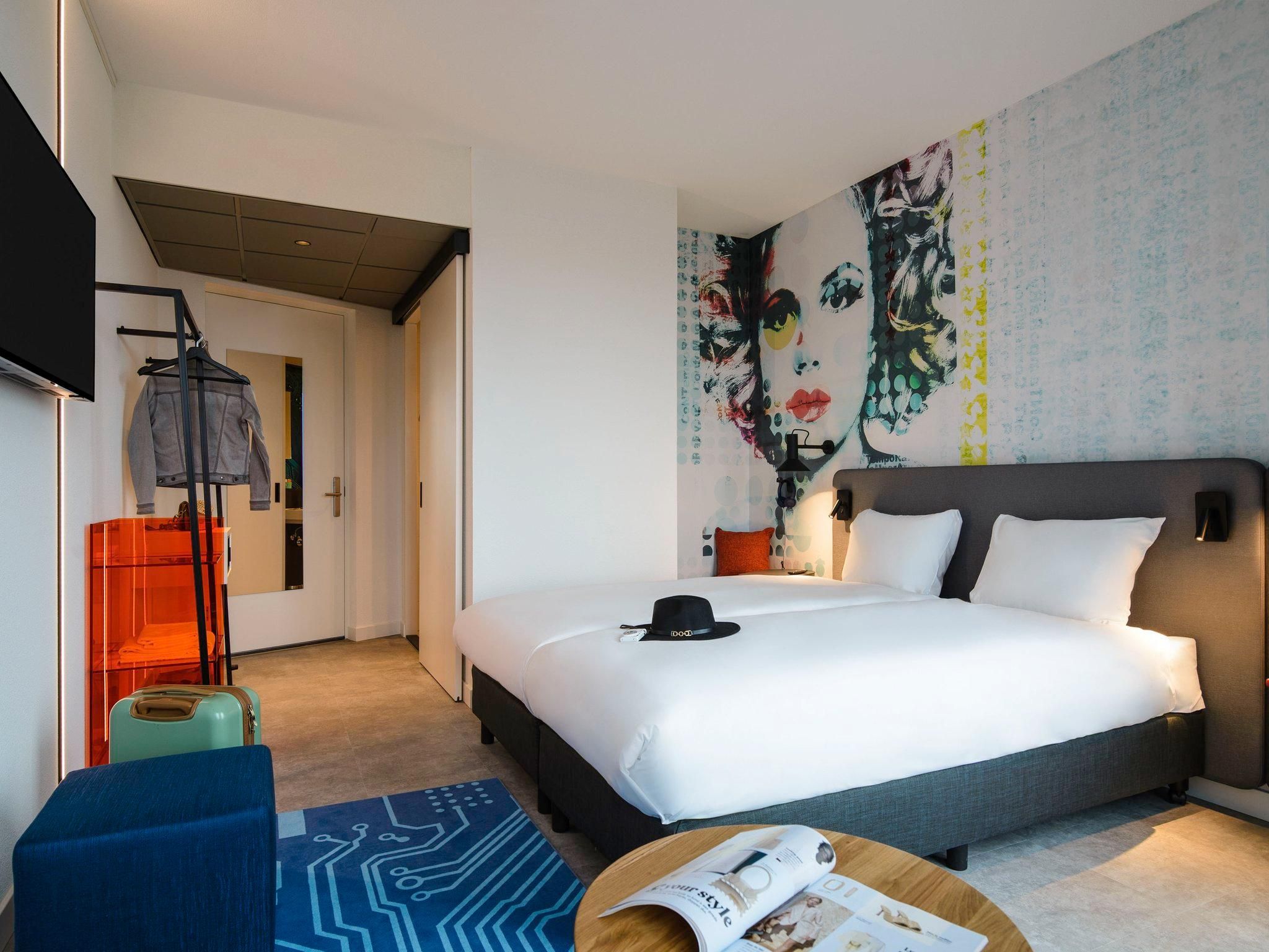 Standard Twin Room with City View