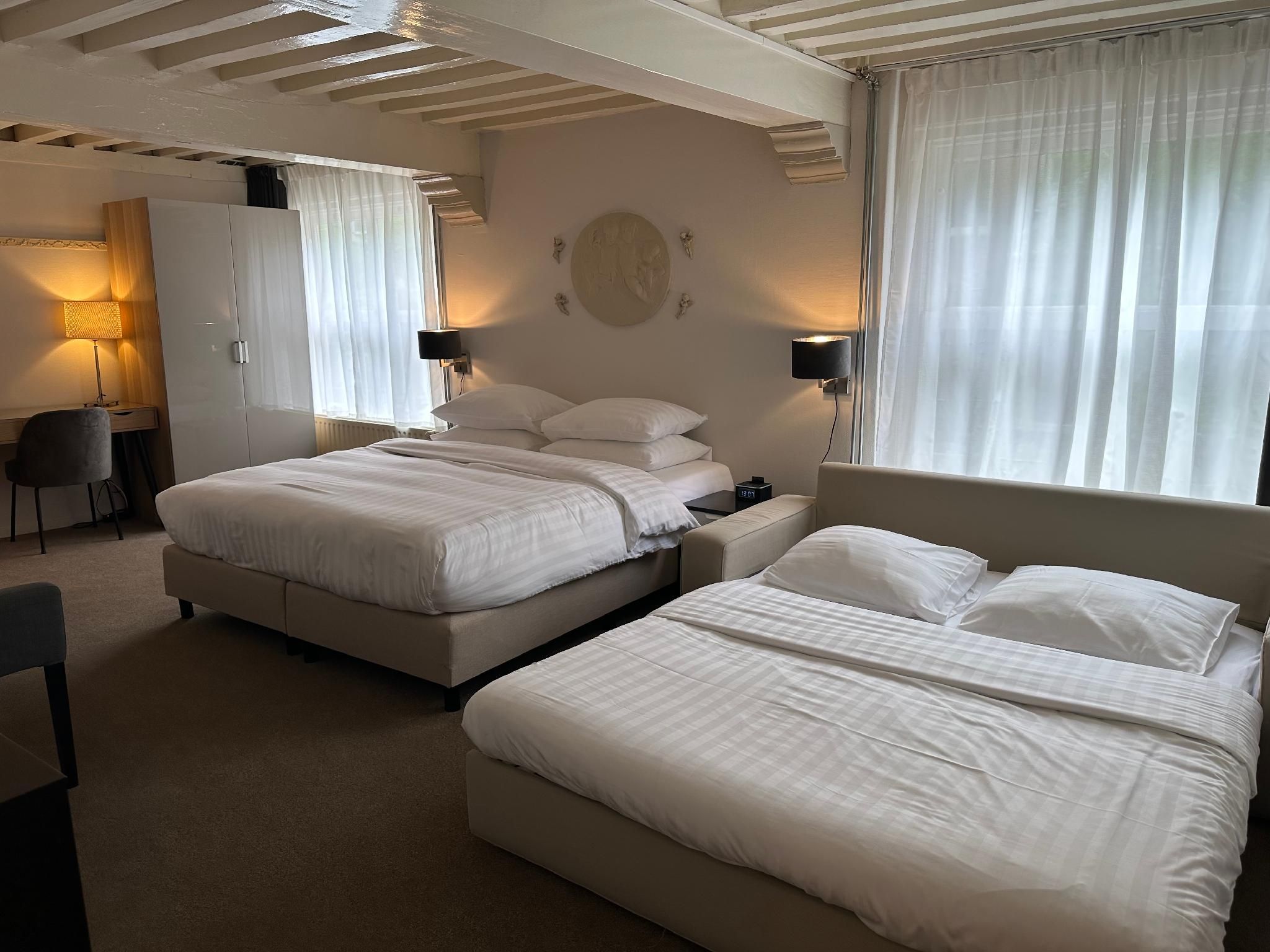 Hotel Grand Canal Triple Room 2