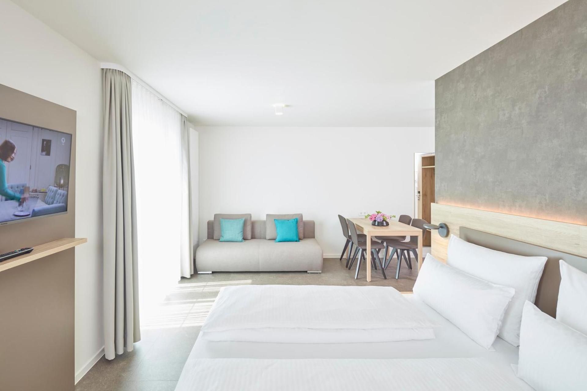 King Studio with Sofa Bed