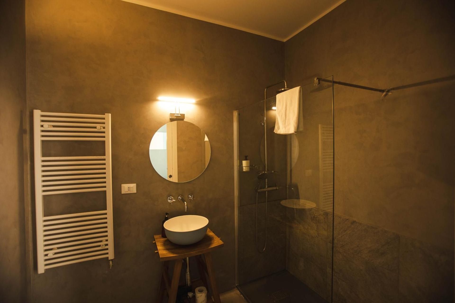 Deluxe Double Room (2 Adults + 1 Child)