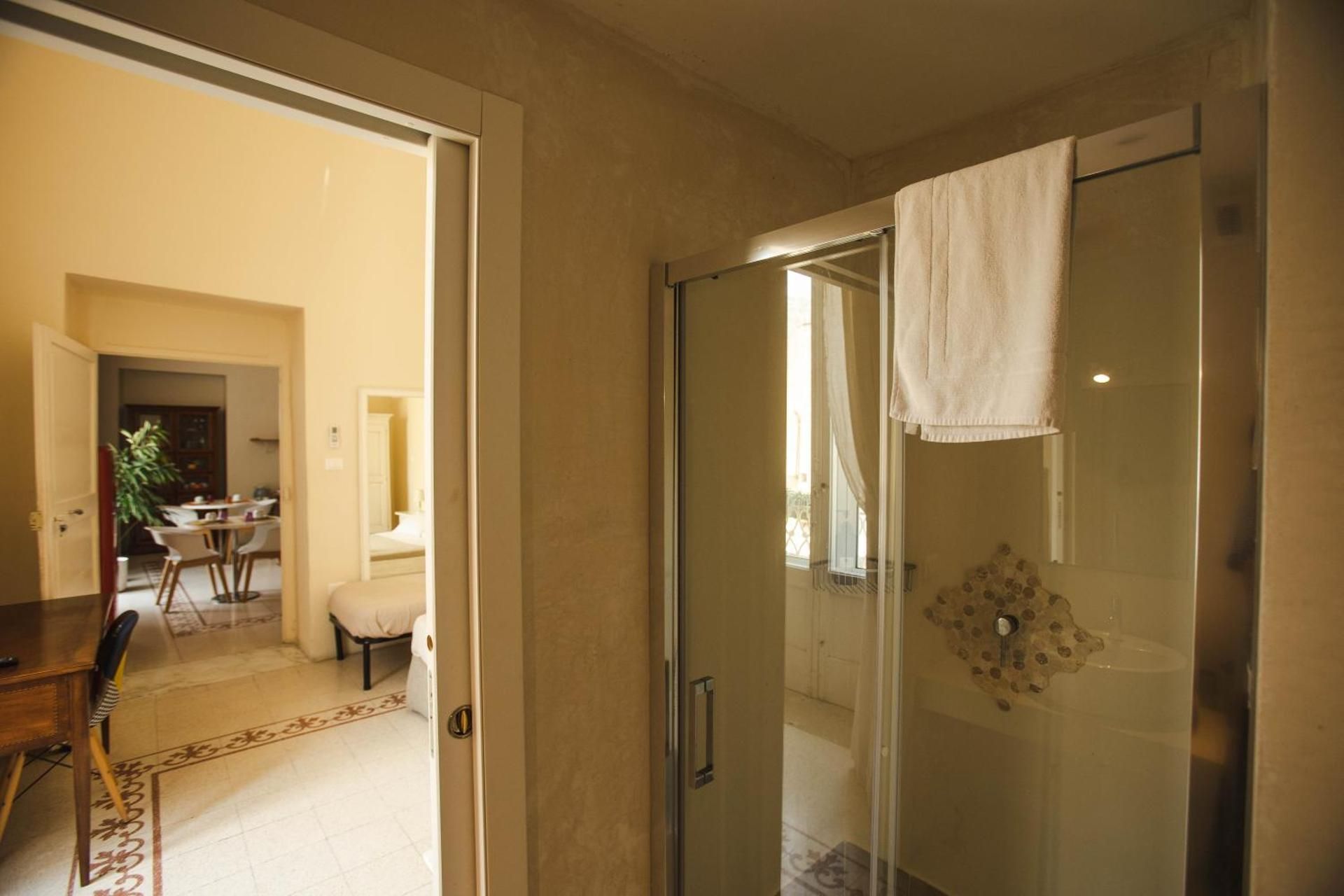 Twin Room with Private Bathroom