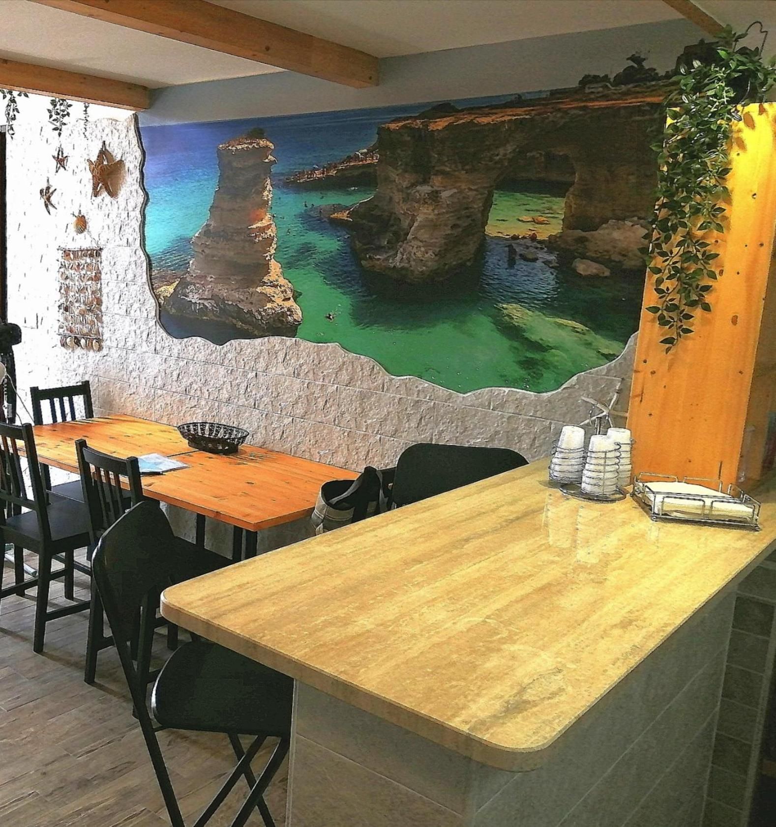 Elim Suite & Rooms