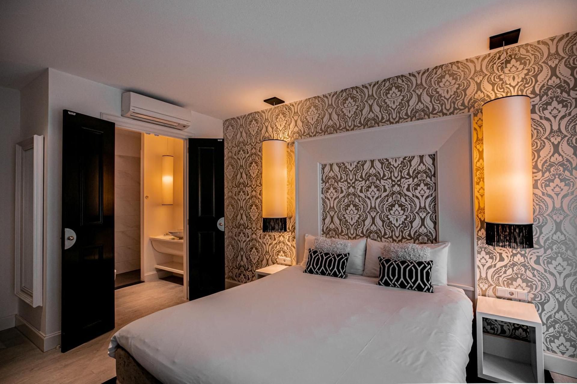 Le Theatre King Room 2