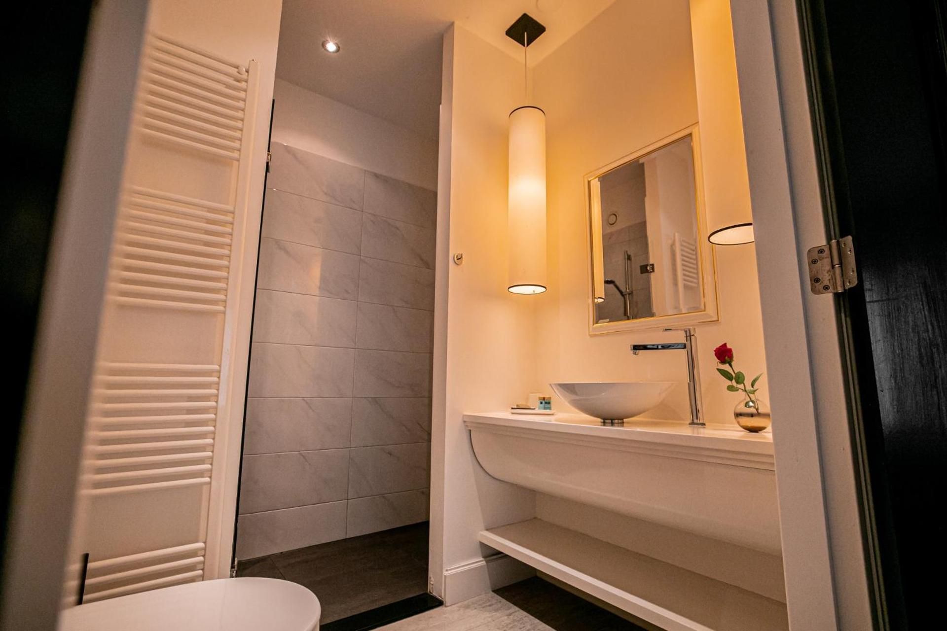 Le Theatre King Room 3