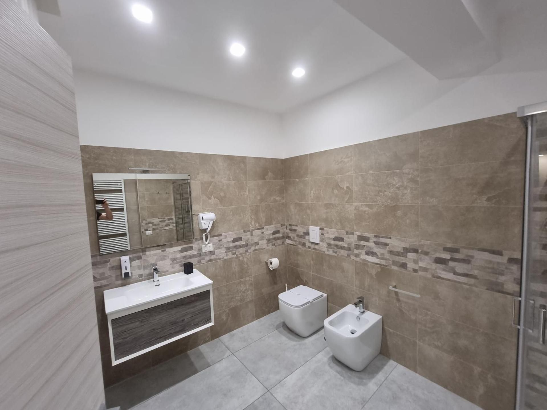 Deluxe Double Room with Shower