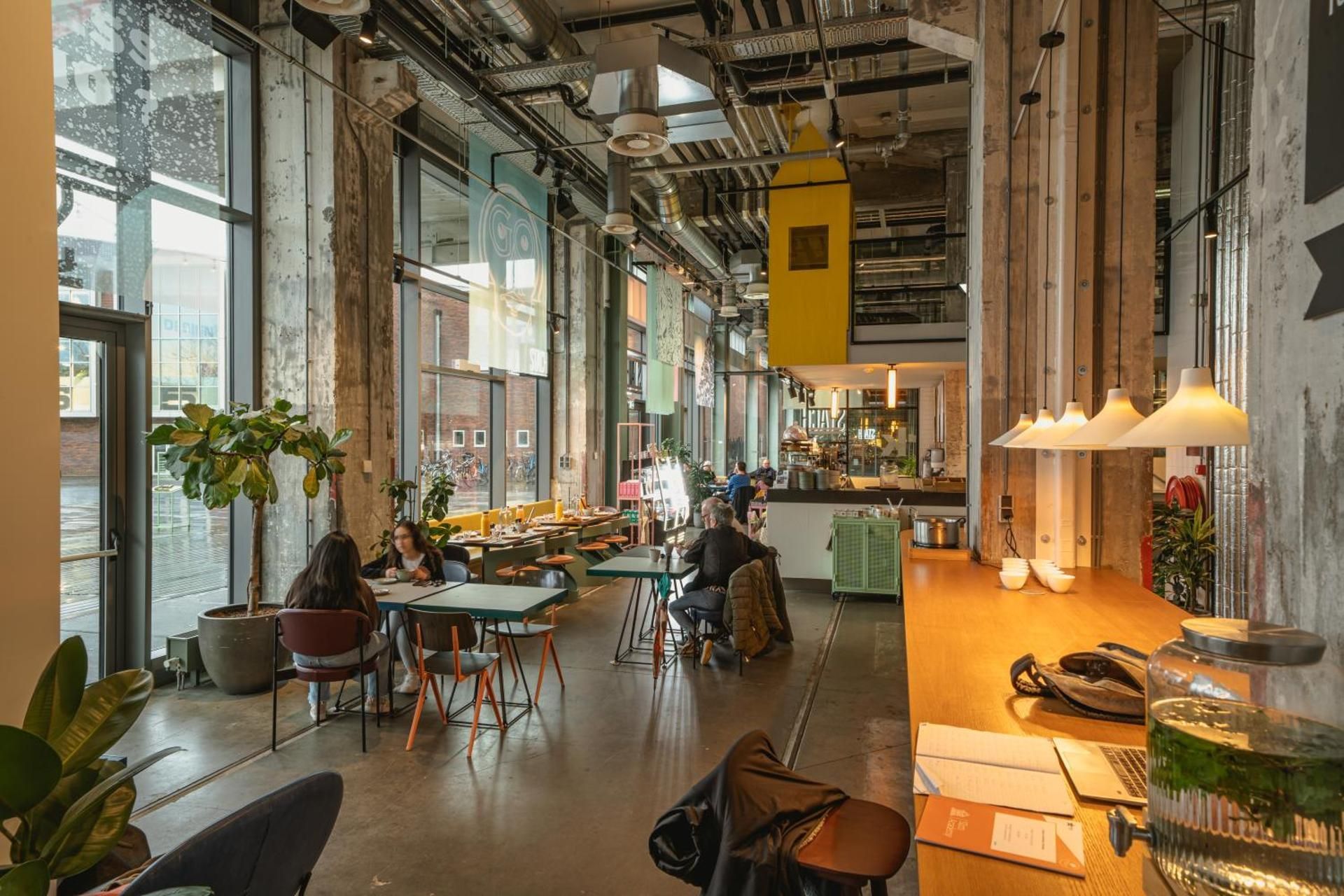 shared lounge/tv area