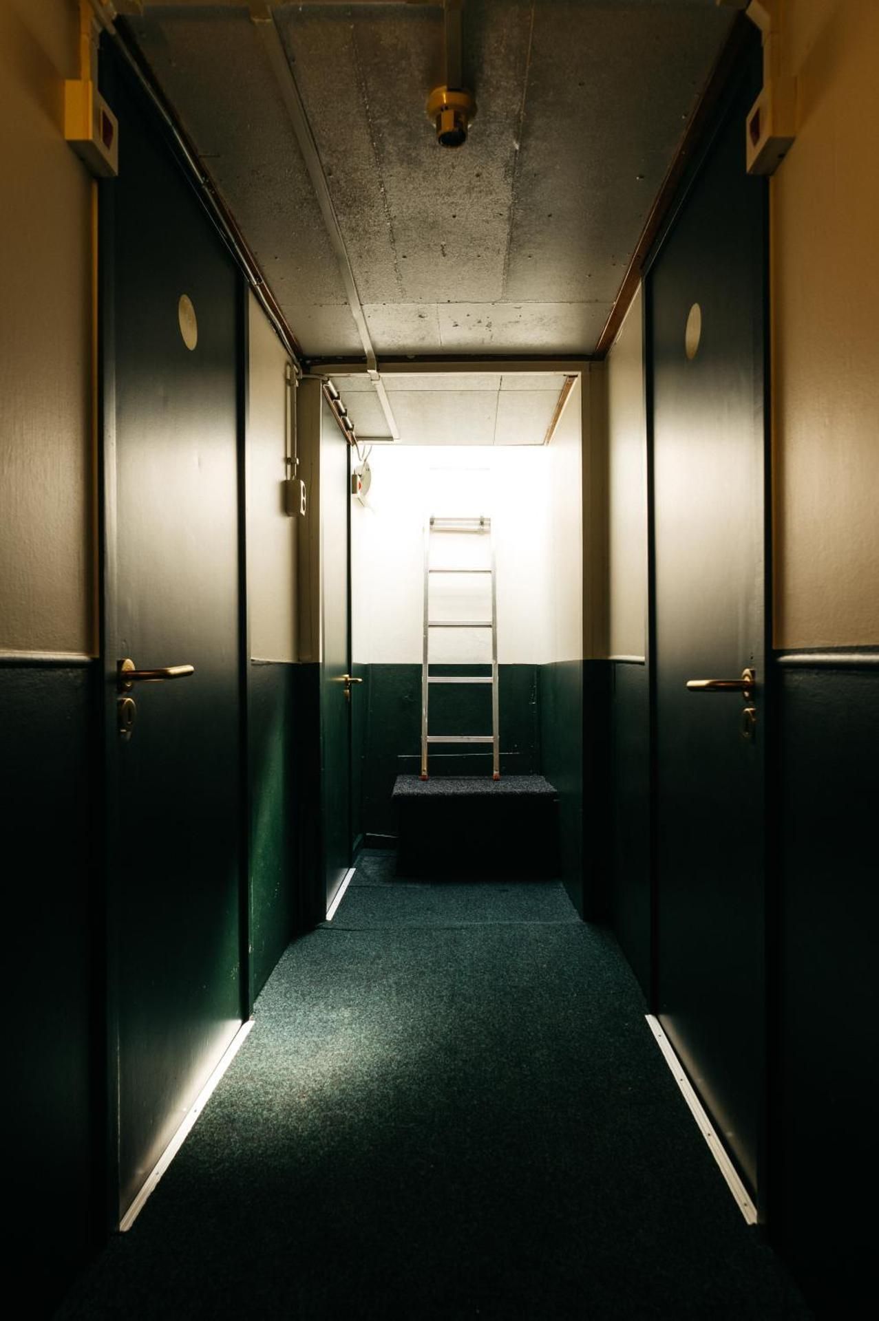 Botel Maastricht Twin Room with Shared Bathroom 3