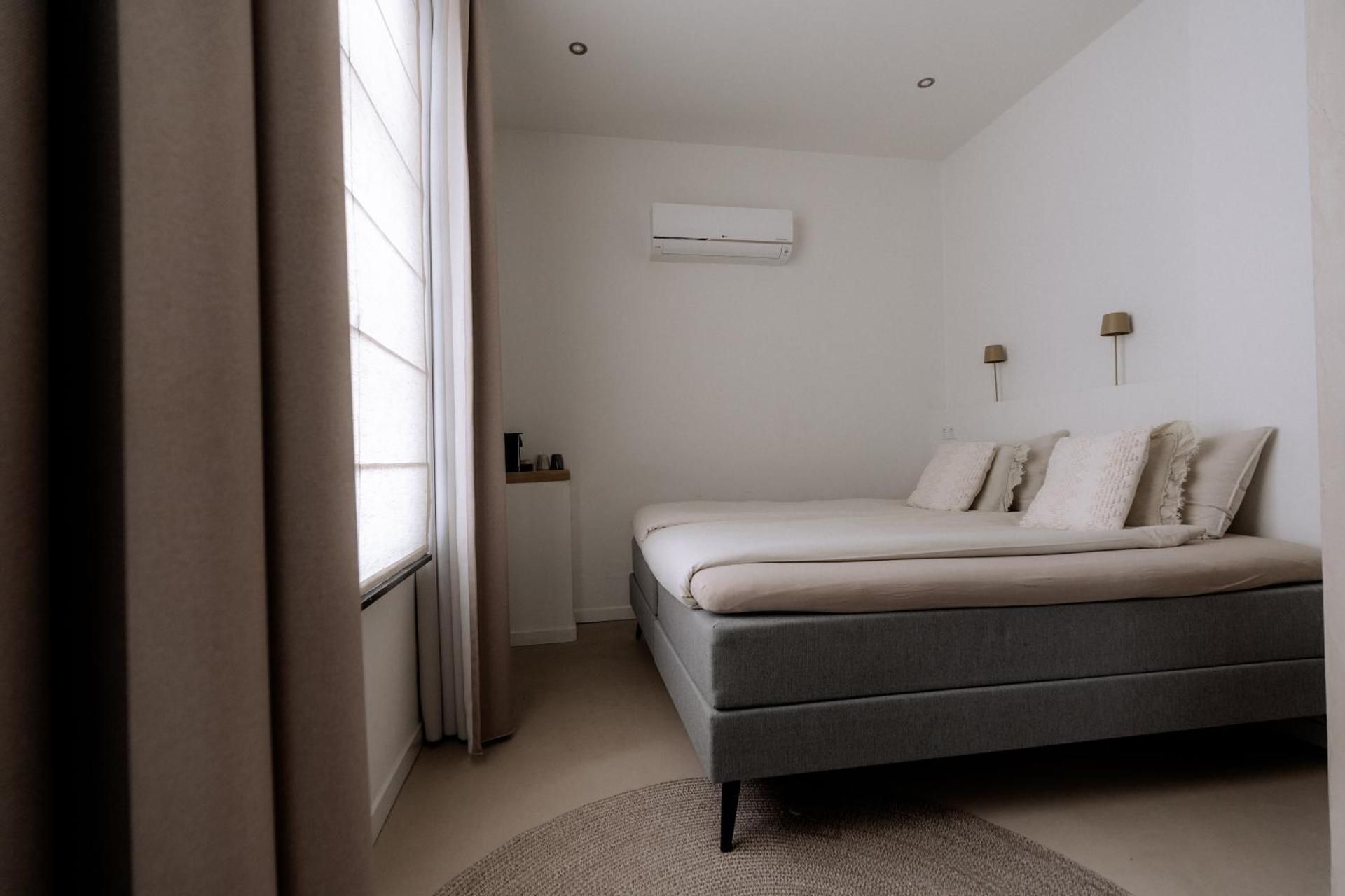 Standard Room with King Bed