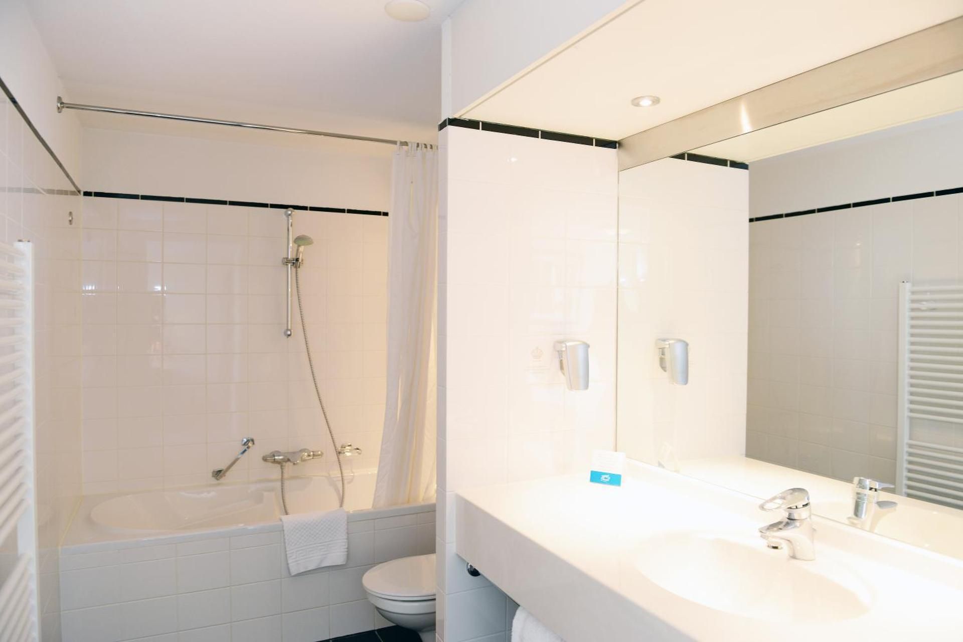 Amrath Grand Hotel de l’Empereur Standard Double or Twin Room 3