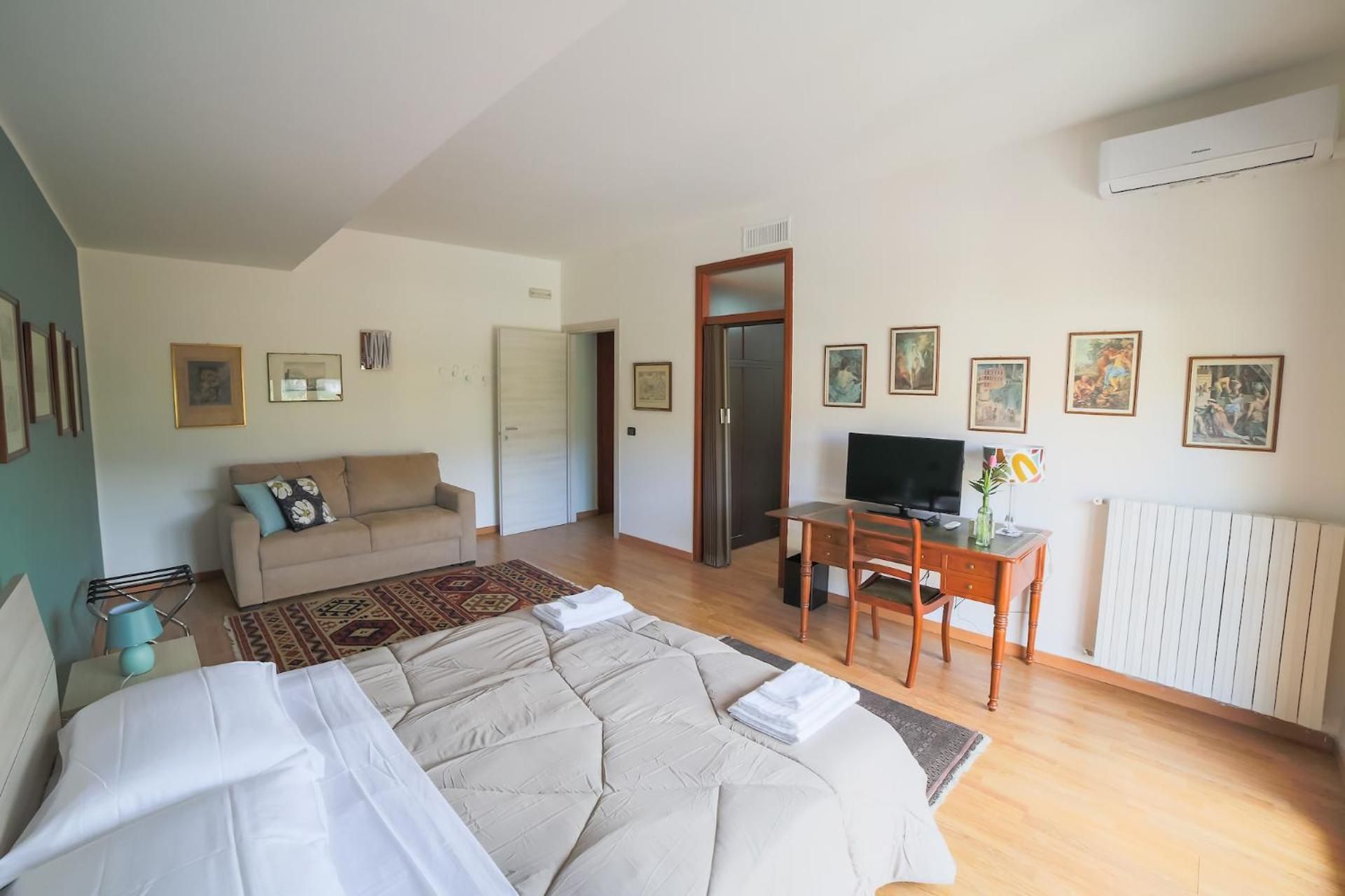 Triple Room with Private Bathroom