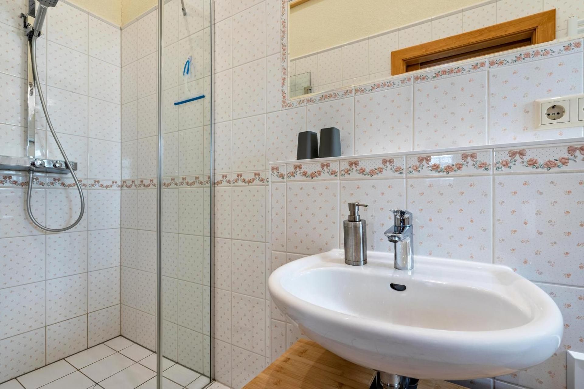 Superior One-Bedroom Apartment