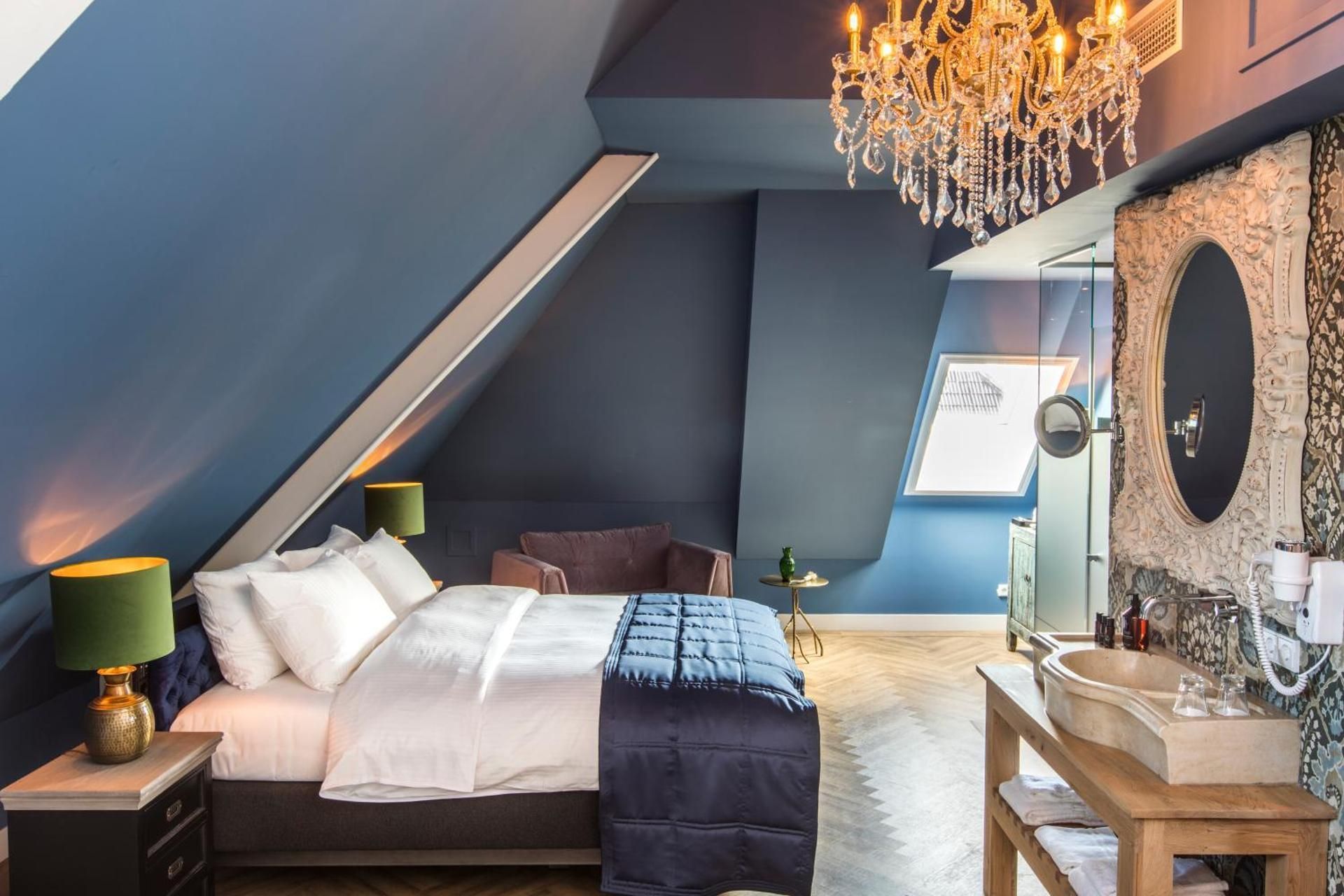 Superior King Suite