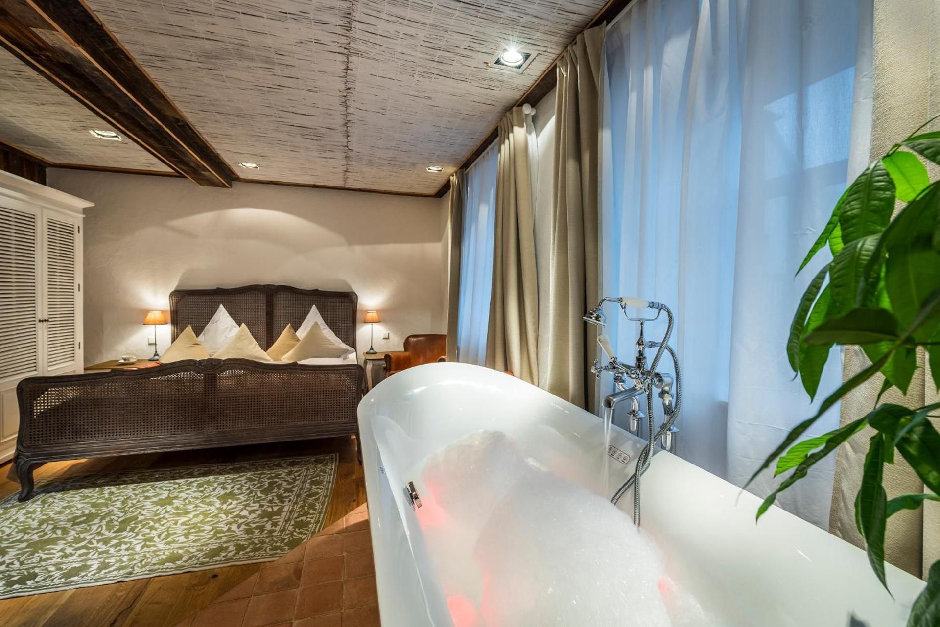 Double Room with Spa Bath