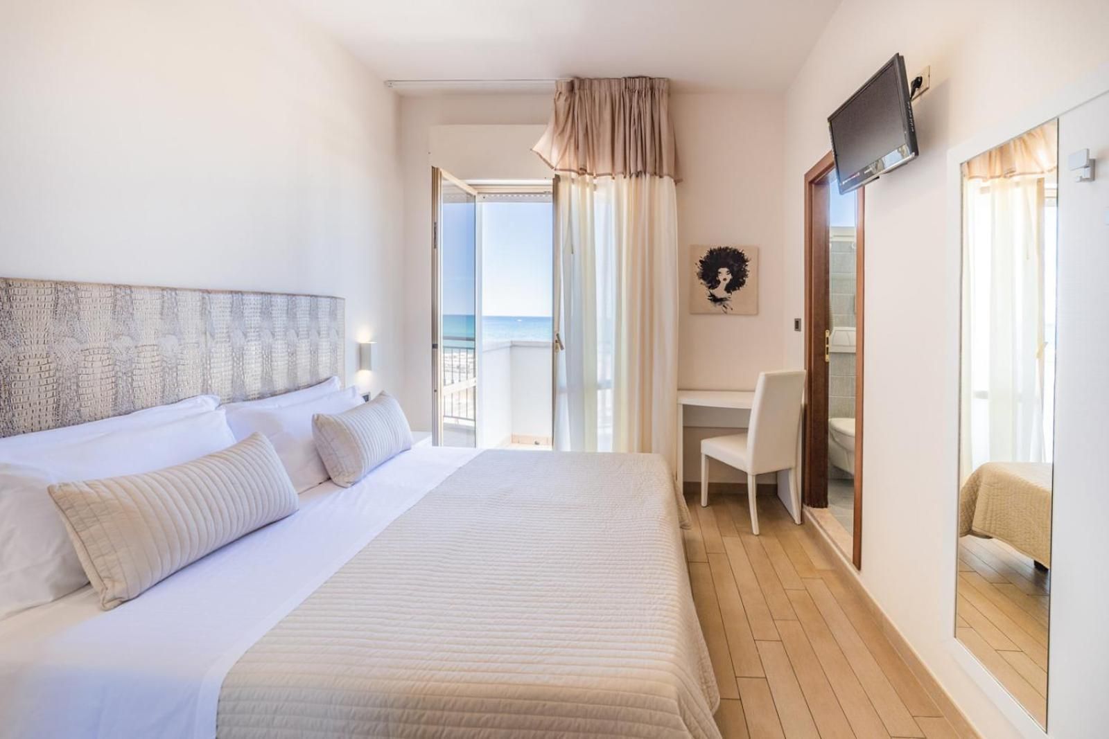 Deluxe Double Room with Sea View