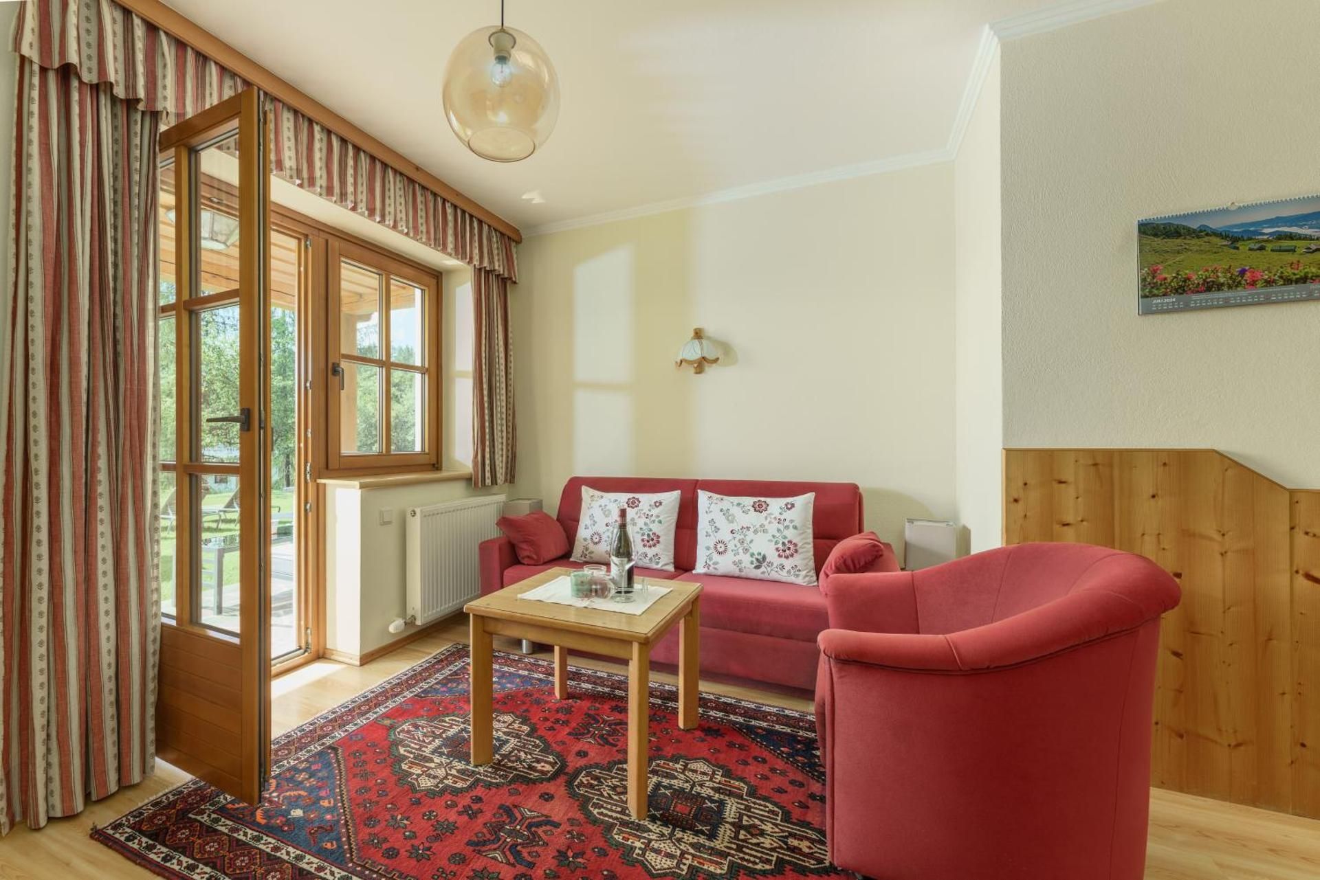 Apartment with Mountain View