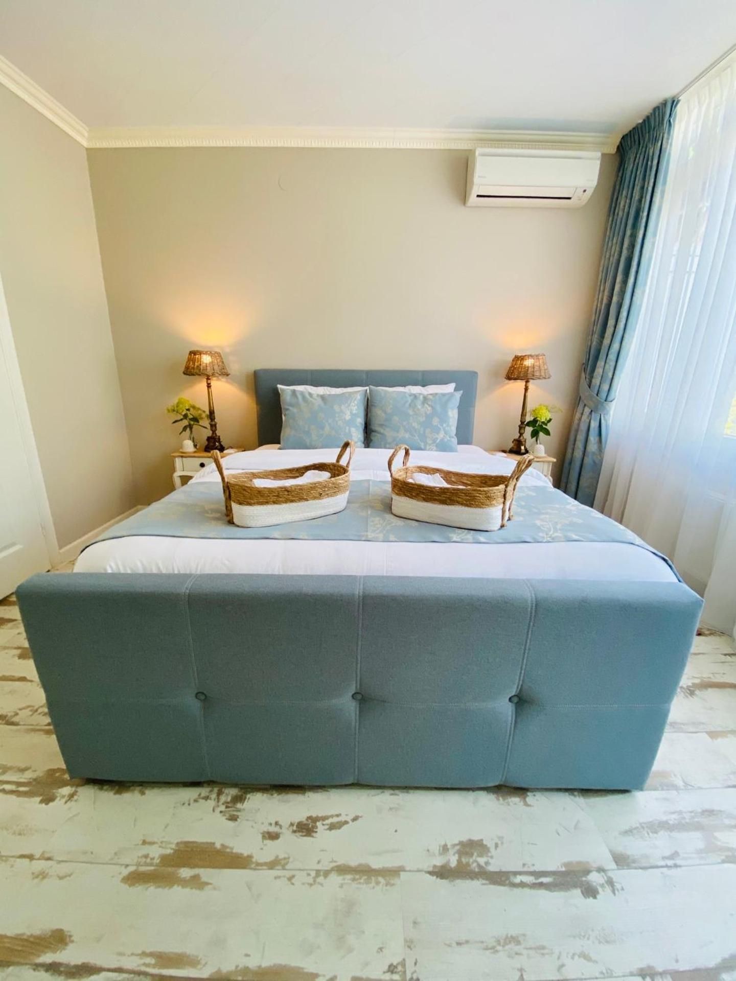 Double Room with Garden View and Terrace