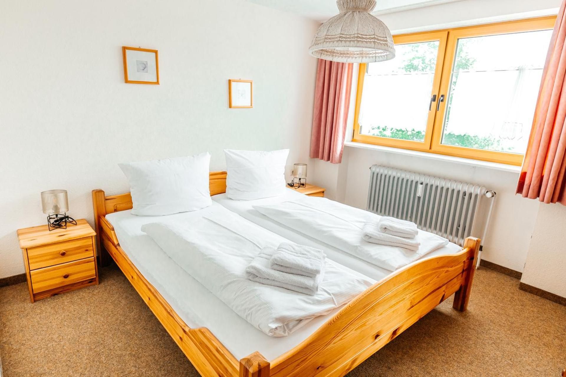 Deluxe Double Room (2 Adults + 1 Child)