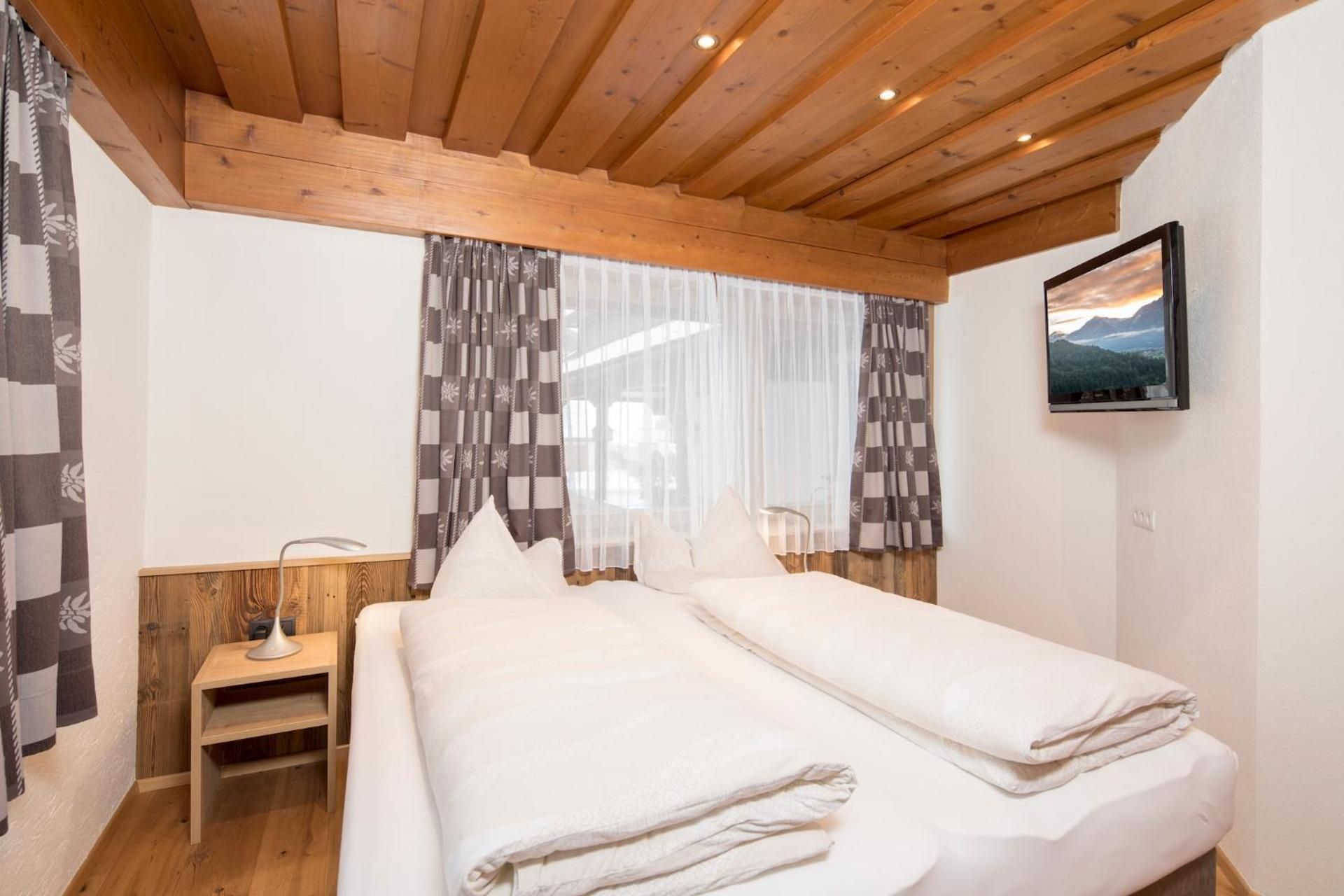 Tyrol Family Suite