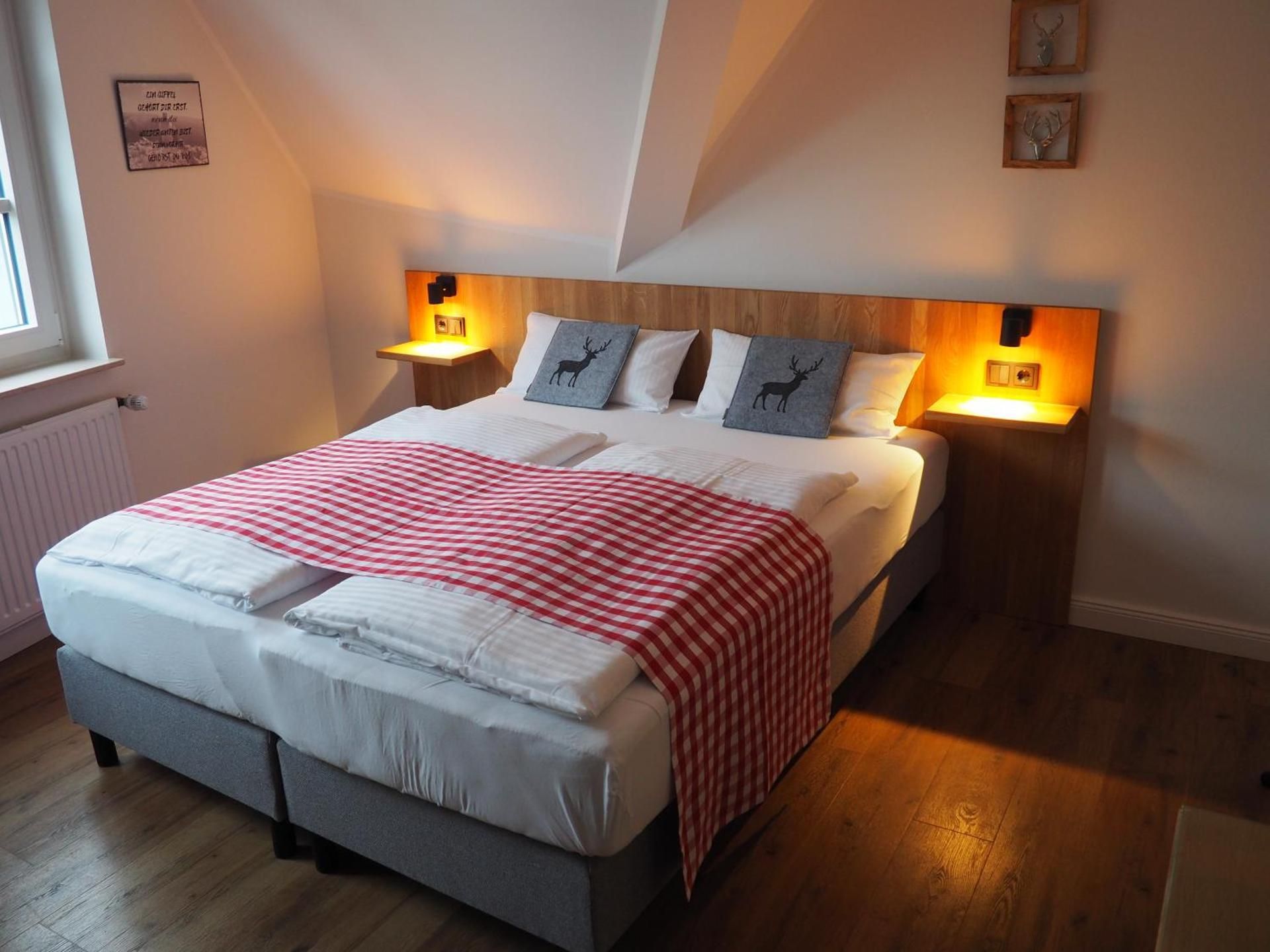 Double Room (1 Adult)