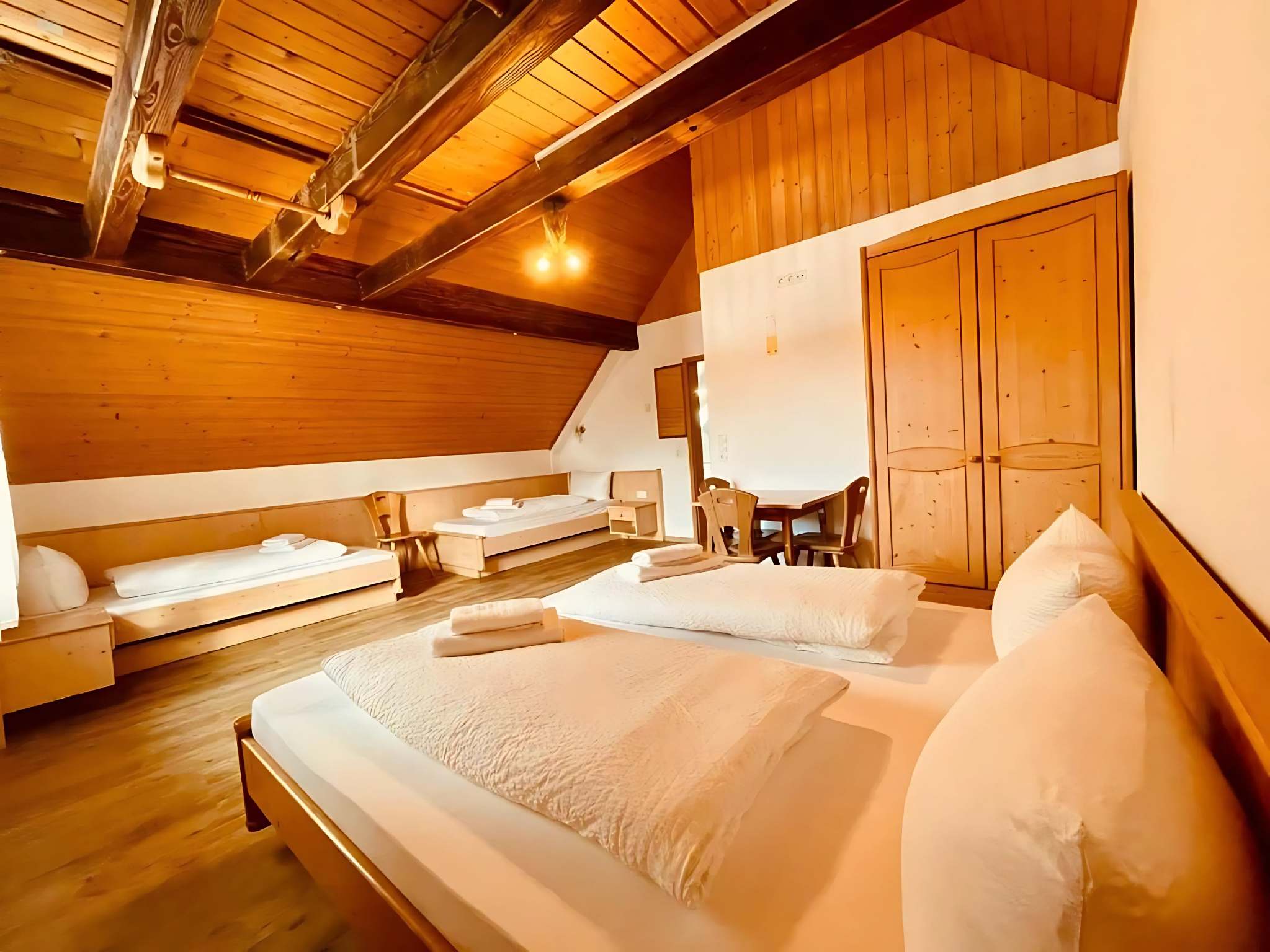 Vierbettzimmer-Eigenes Badezimmer