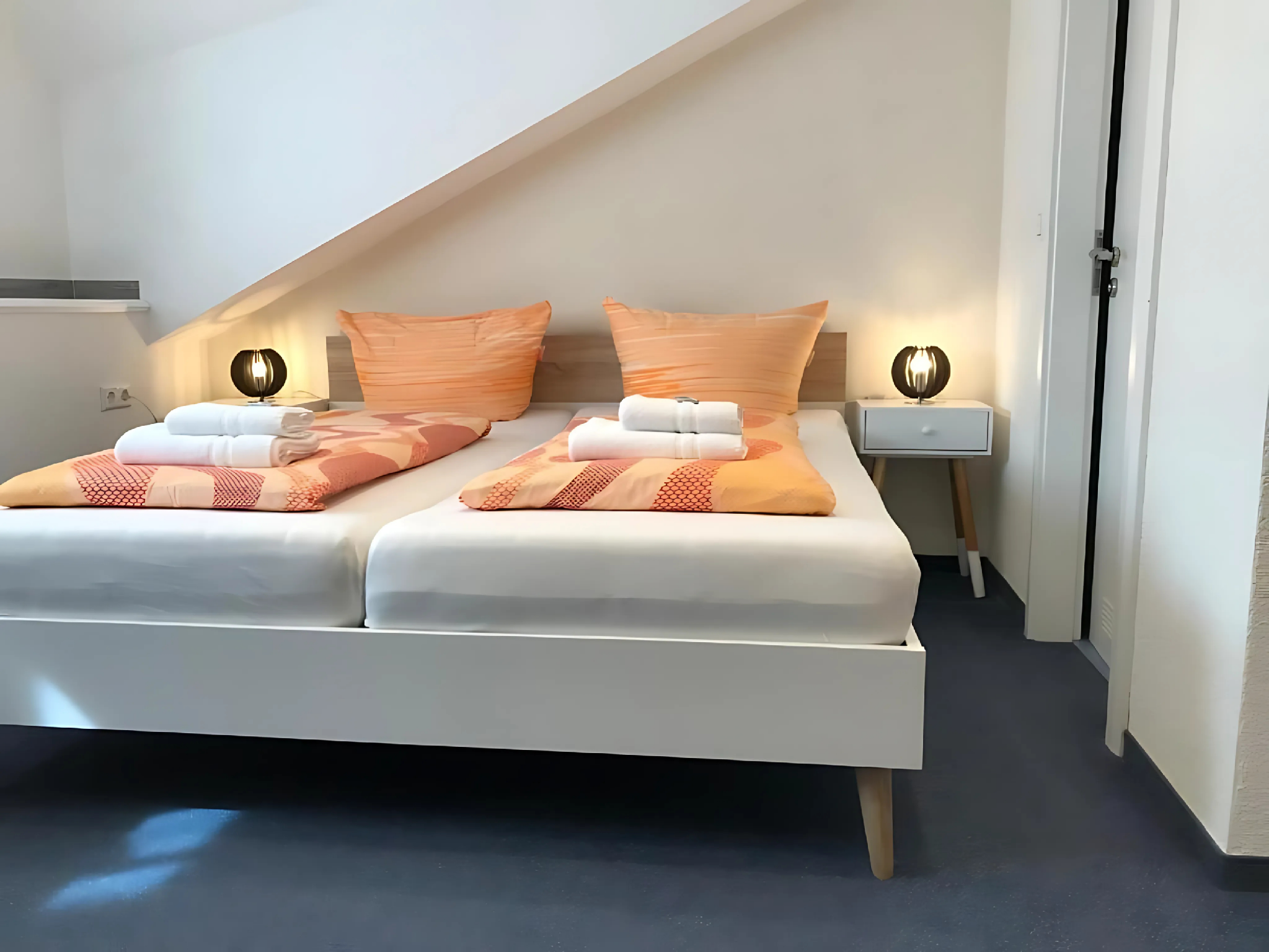 Vierbettzimmer-Gartenblick-Eigenes Badezimmer