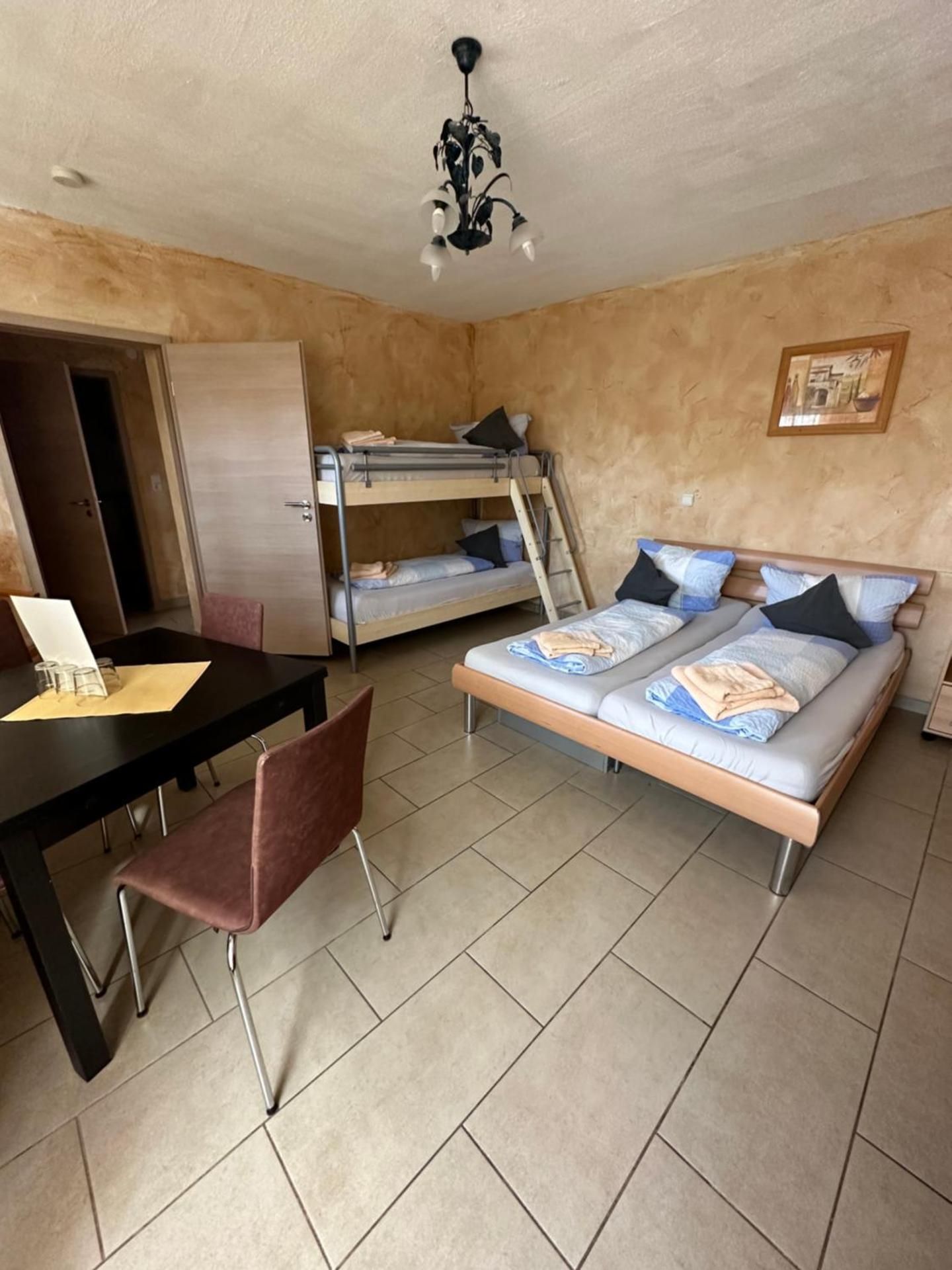 Family Suite (4-6 People)