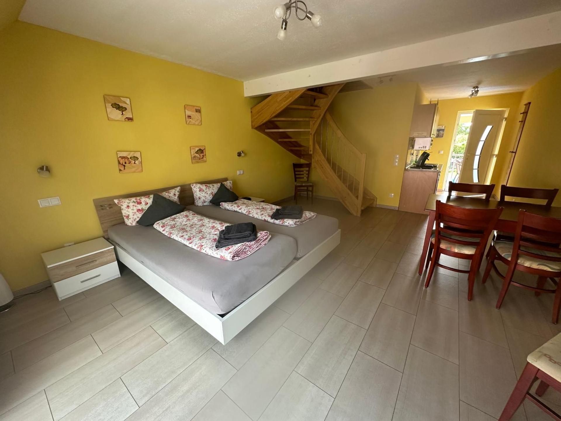 Apartment 4-6 people