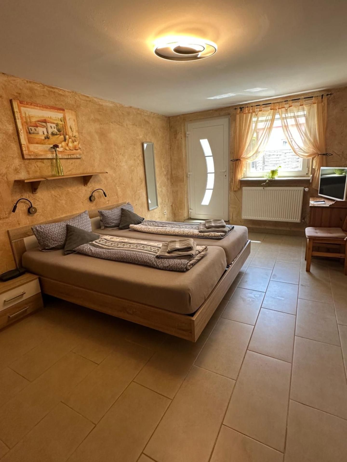 Family Suite (4-6 People)