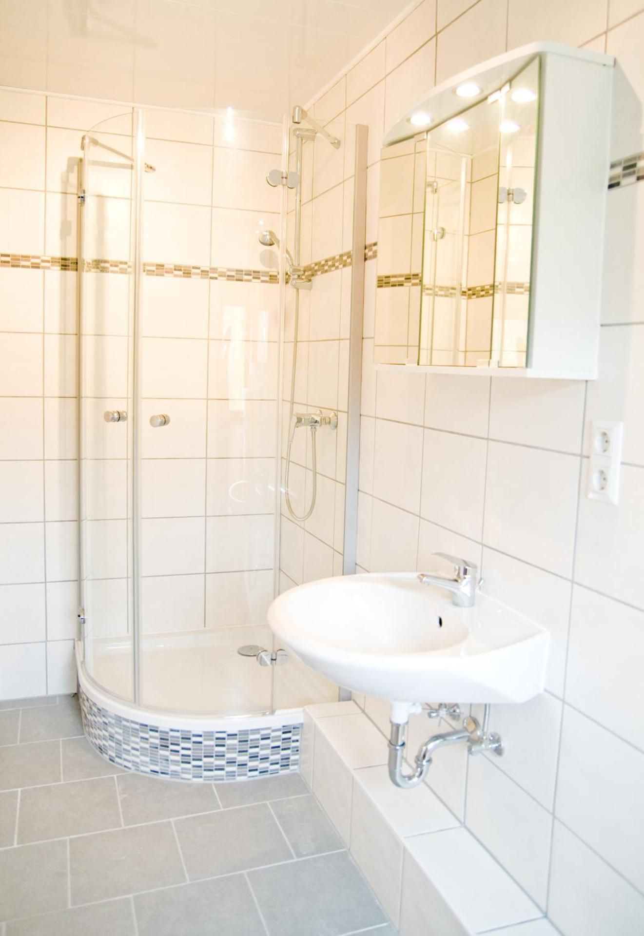 Apartment with Shower