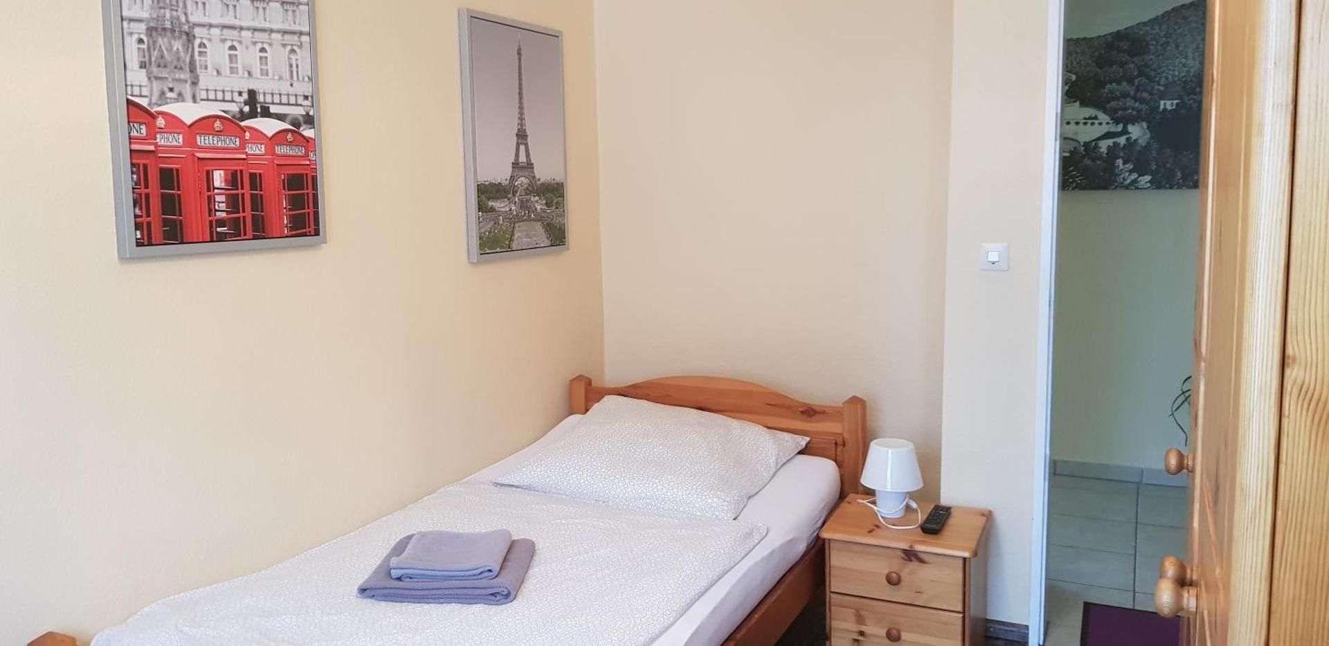 Single Room with Shared Toilet
