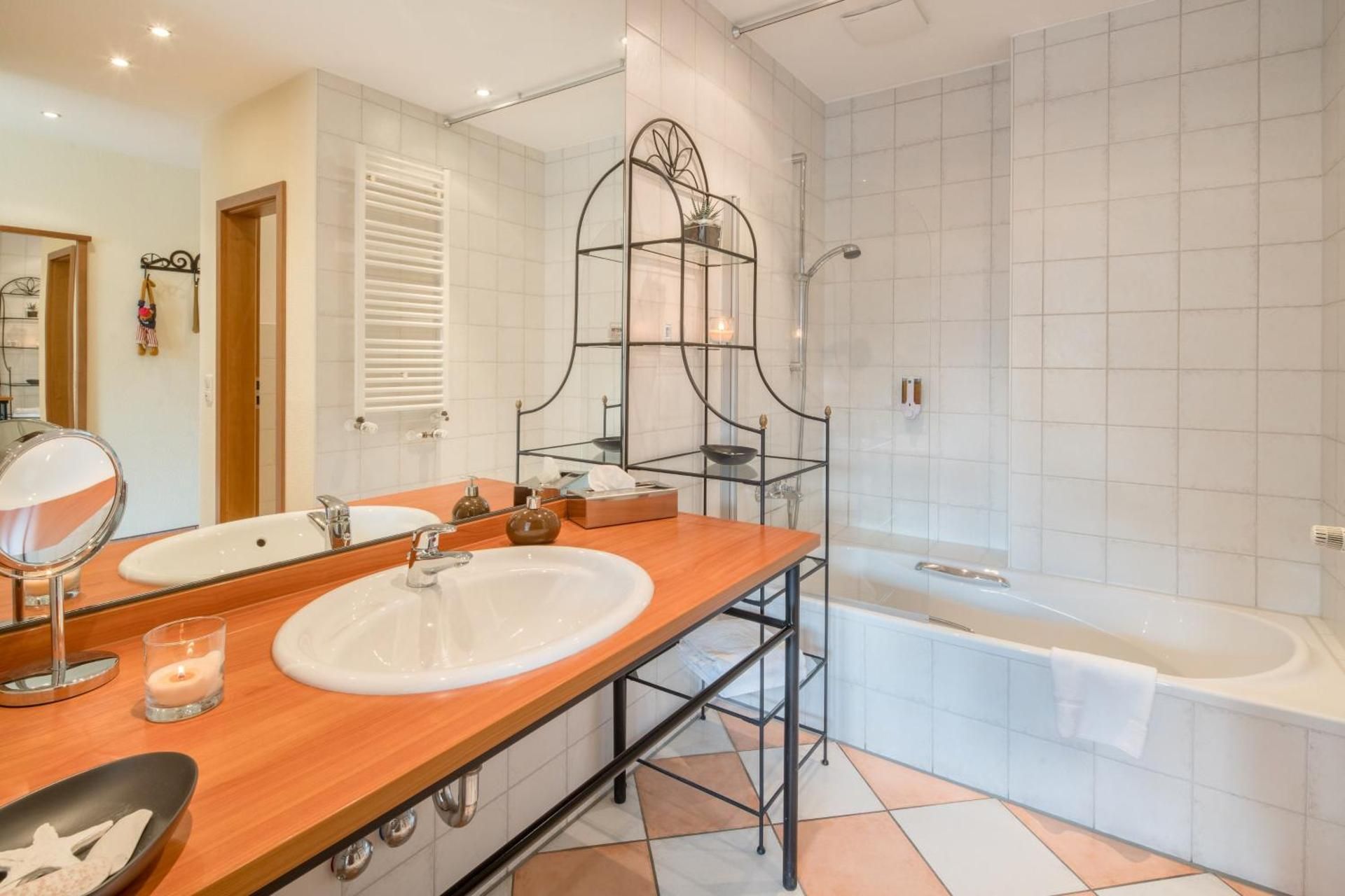 Hotel zur Post Deluxe Double Room 2