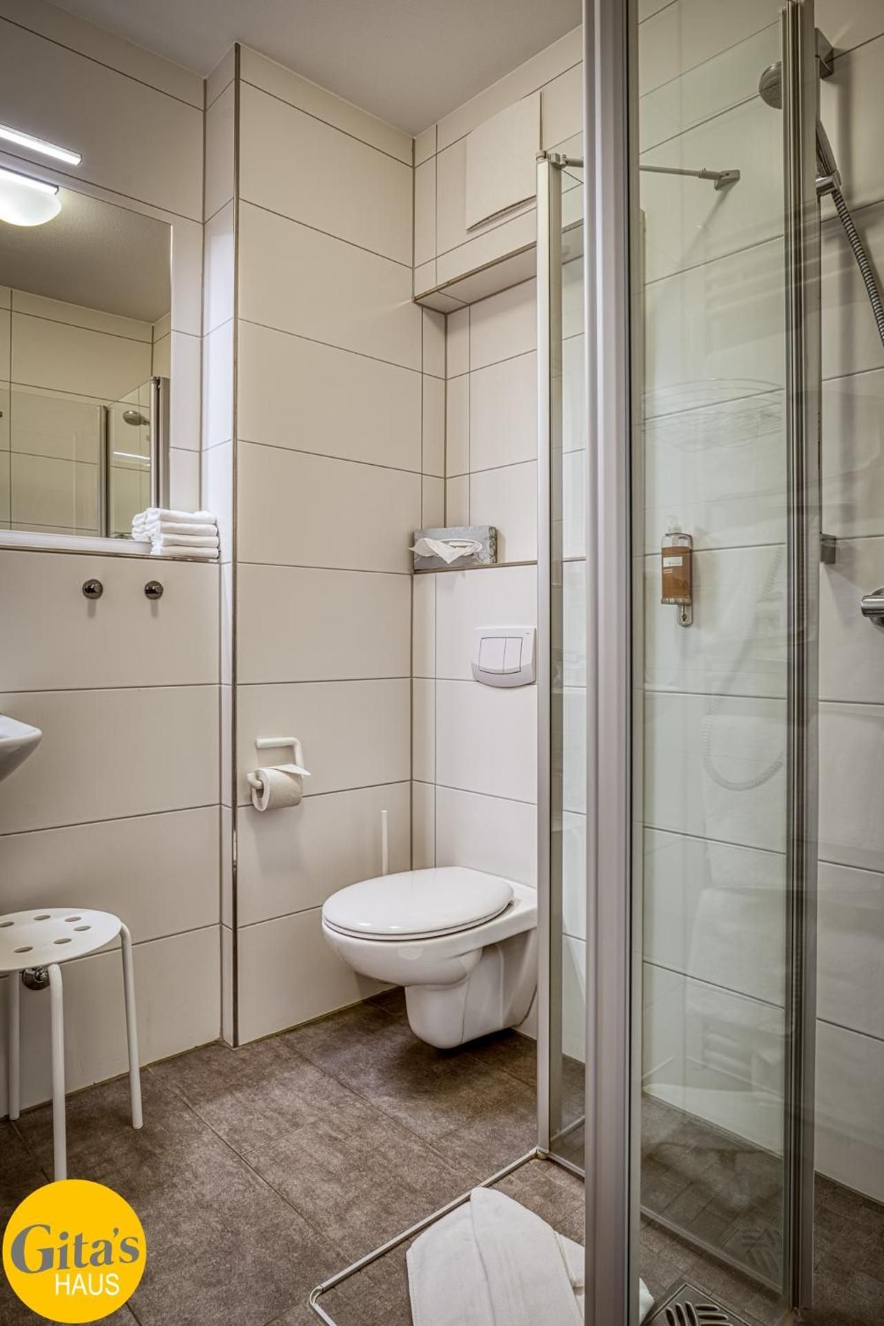 Apartment (6 Adults)
