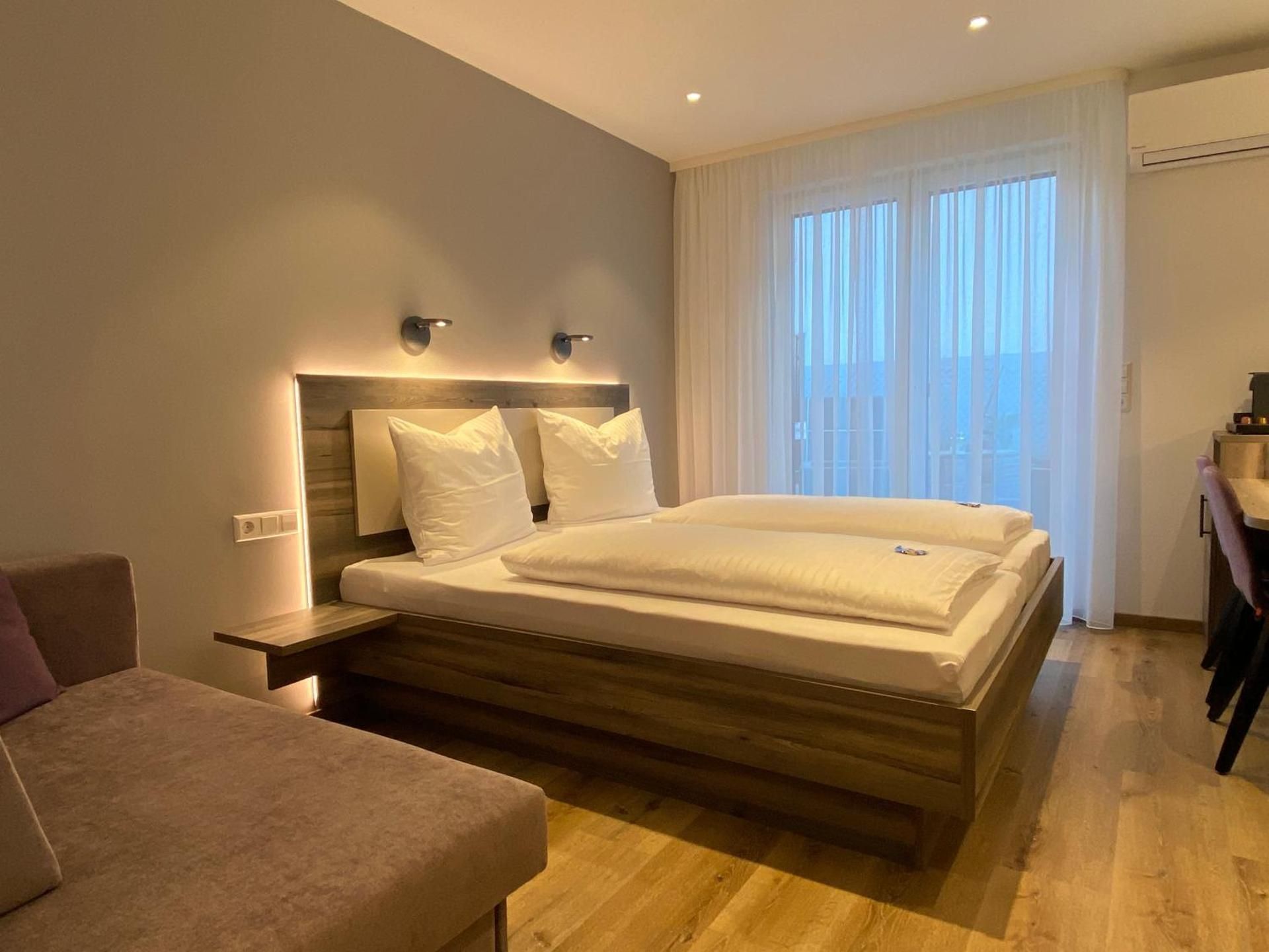 Double Room with Balcony (3 Adults)