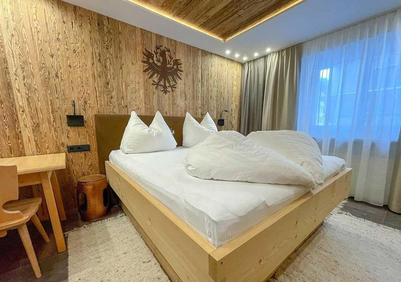One-Bedroom Apartment (Alpenrose)