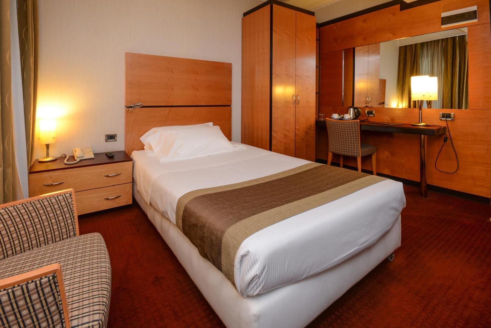 Standard Connecting 2 Room