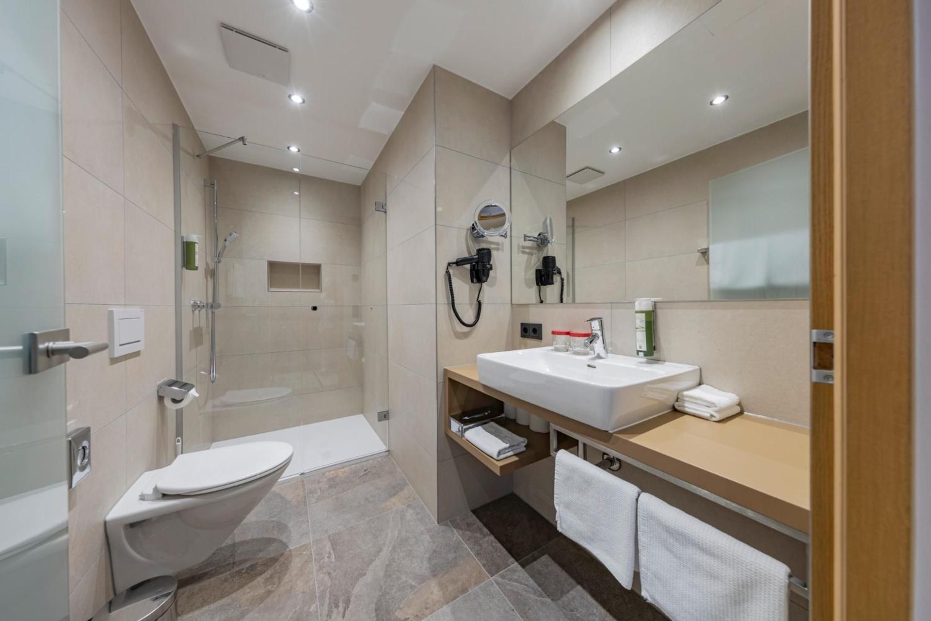 Two-Bedroom Apartment with Balcony II