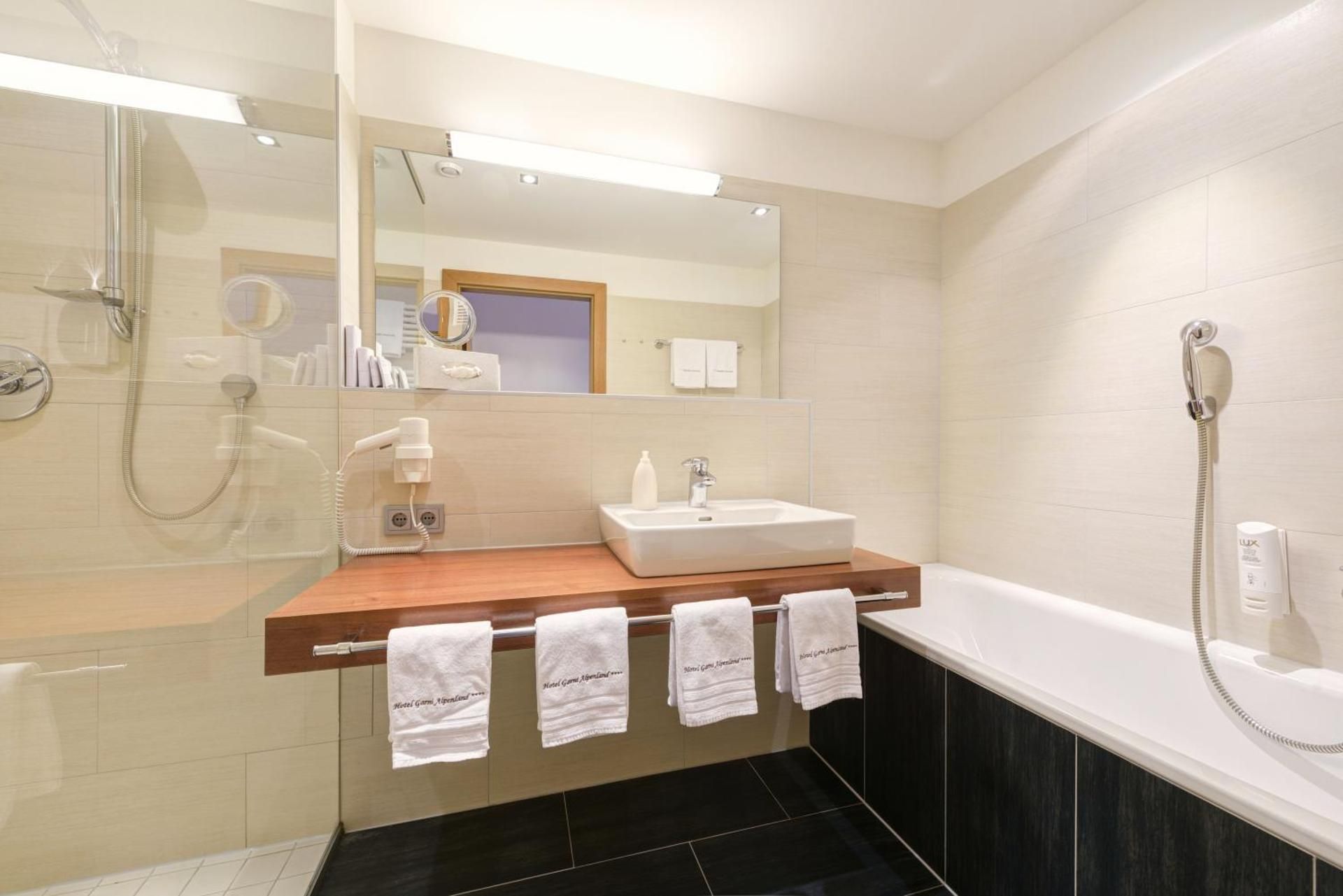Suite (4 Adults)