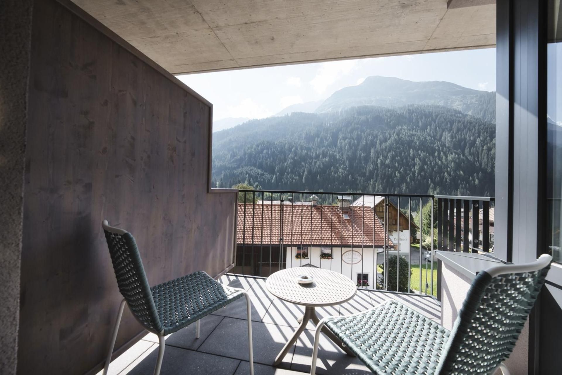 King Room with Mountain View
