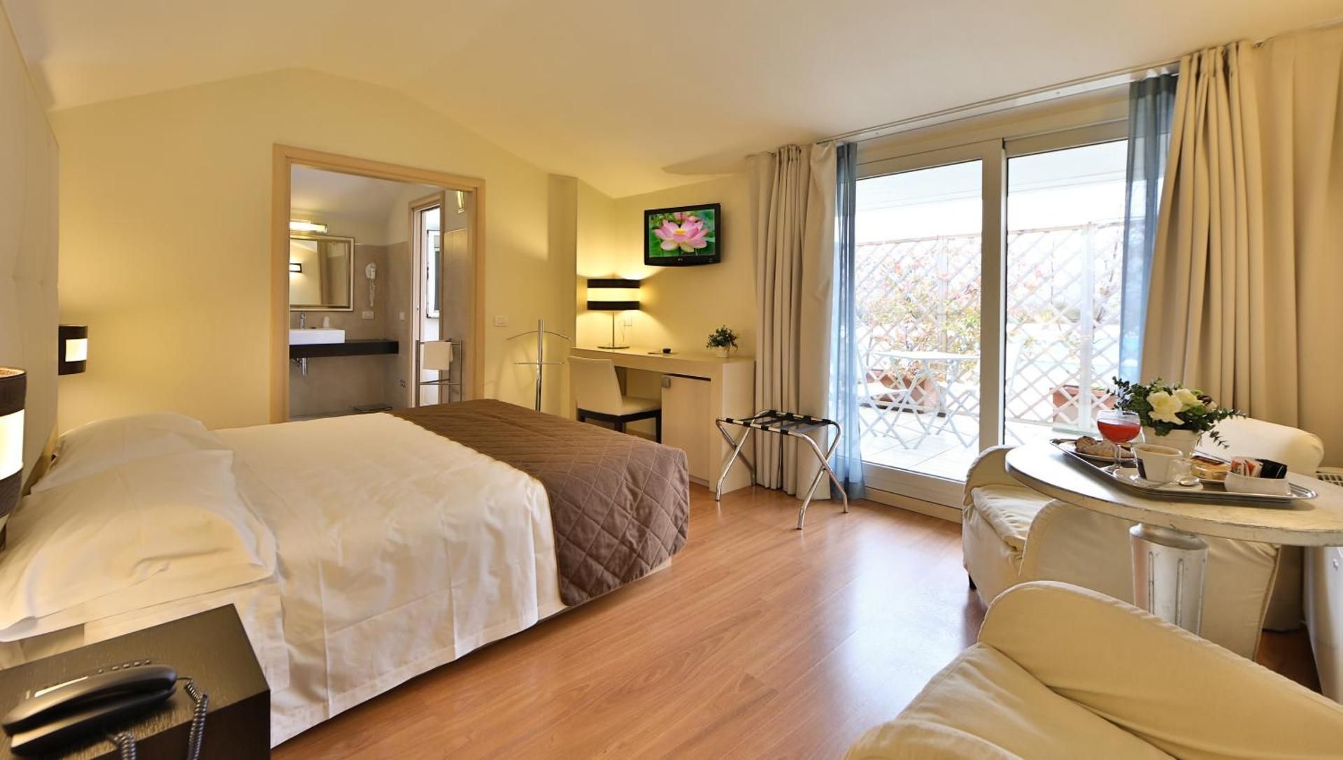 Superior Double Room (1 Adult)
