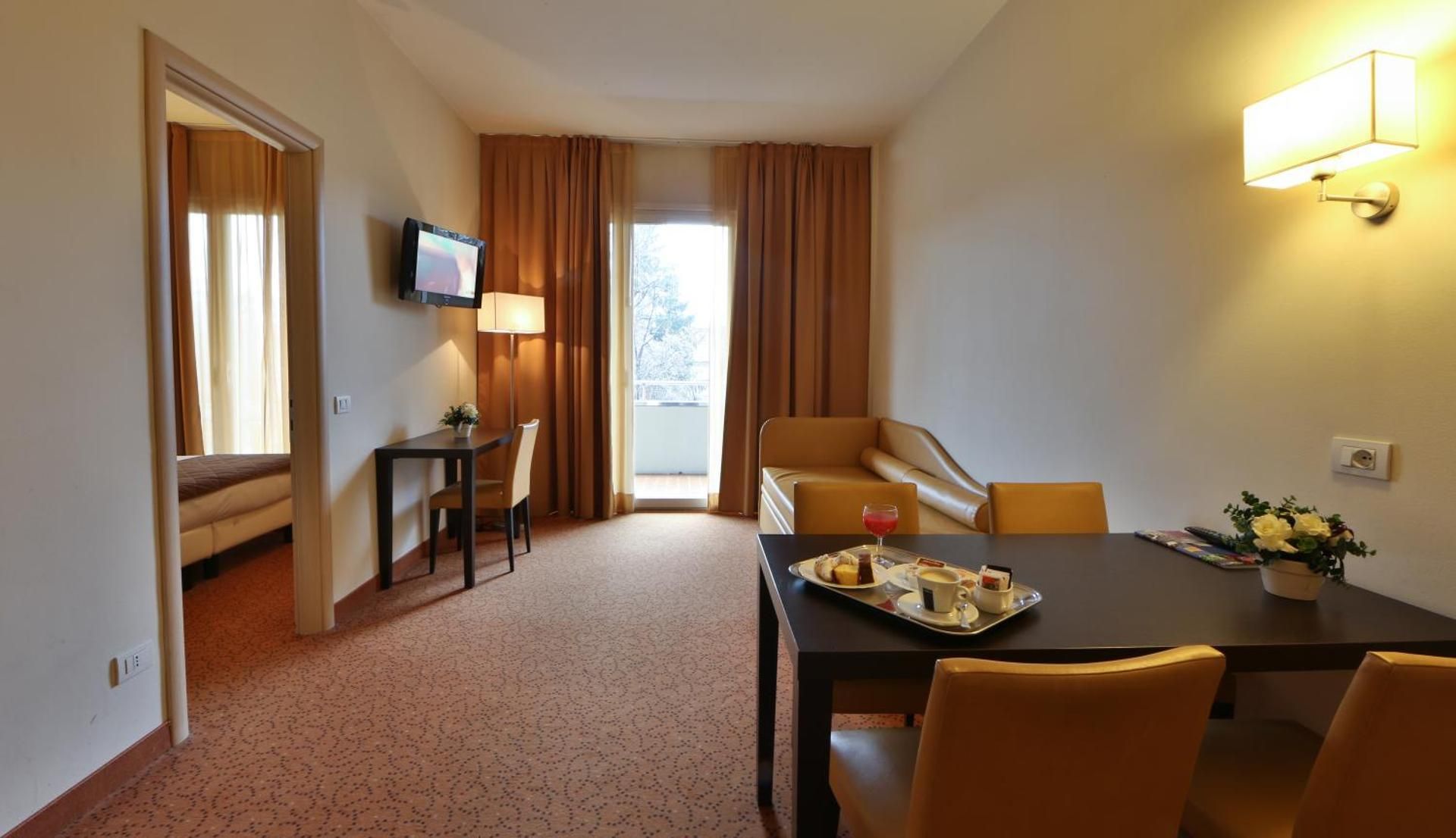 Regal Hotel & Residence Standard Quadruple 3