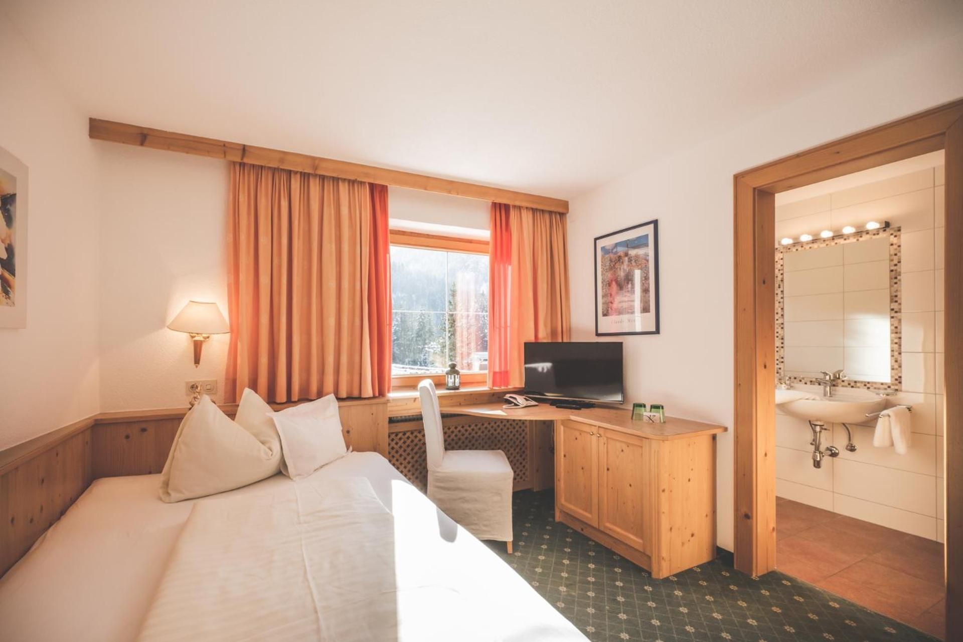 Deluxe Single Room
